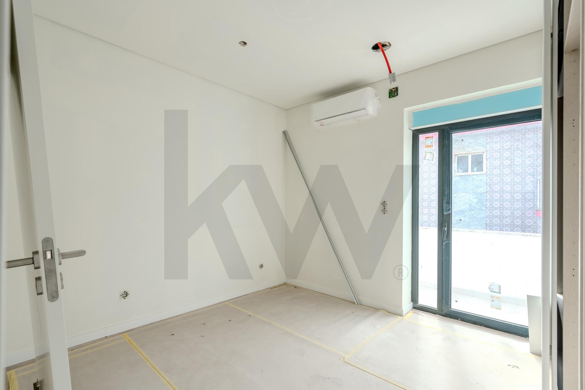 Apartamento T2 à Venda em Ramada - Lisboa - Portugal - 7