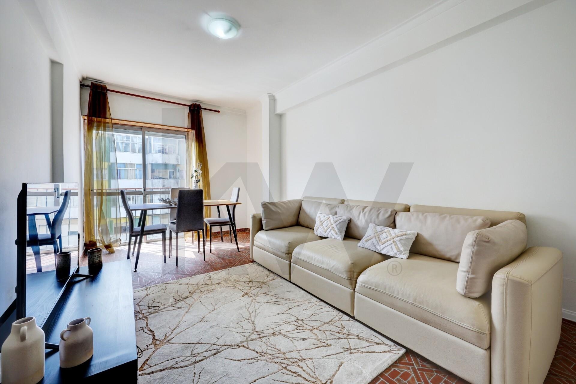 Apartamento T2 à Venda em Rio De Mouro - Lisboa - Portugal - 1