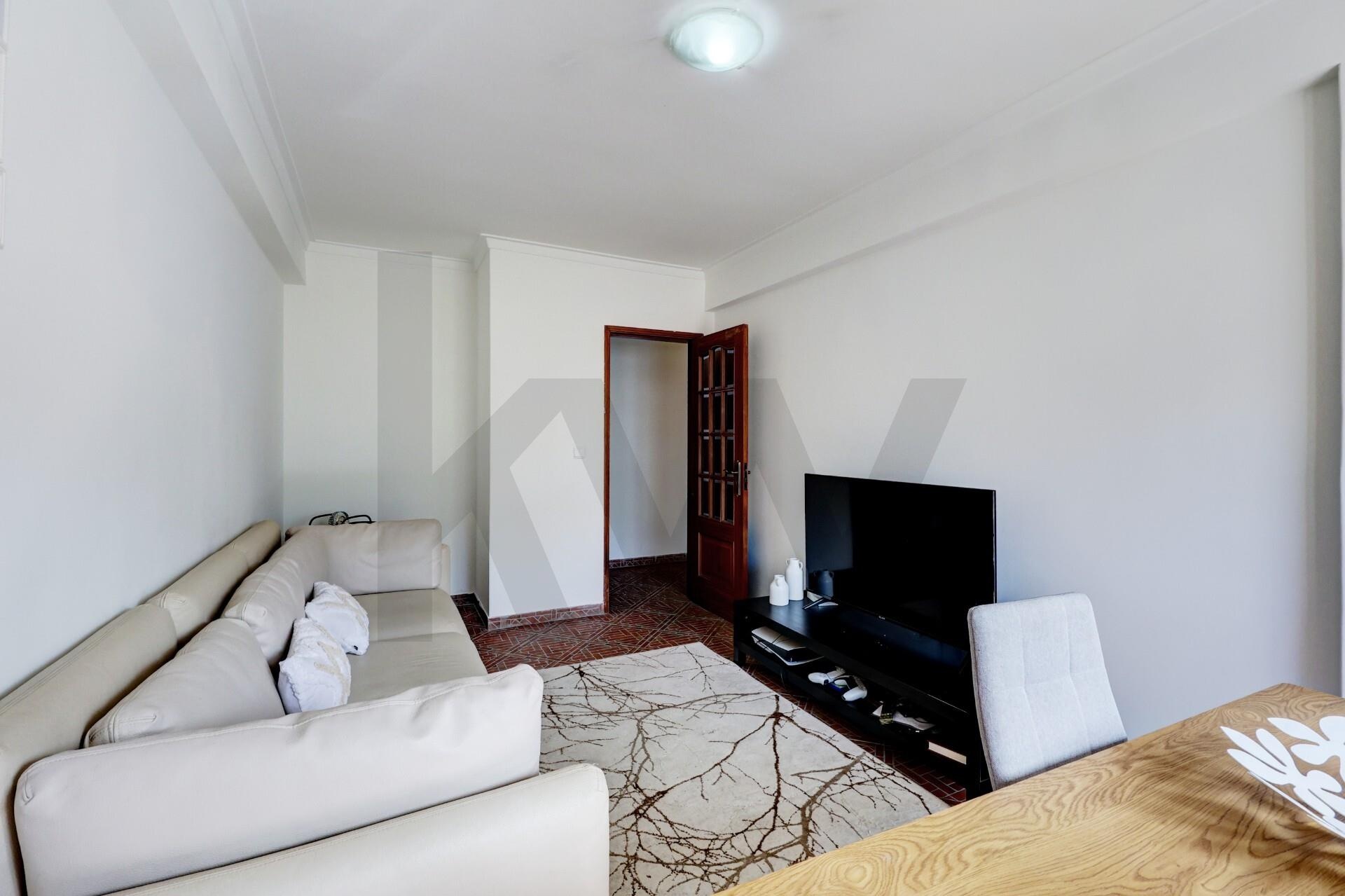 Apartamento T2 à Venda em Rio De Mouro - Lisboa - Portugal - 4