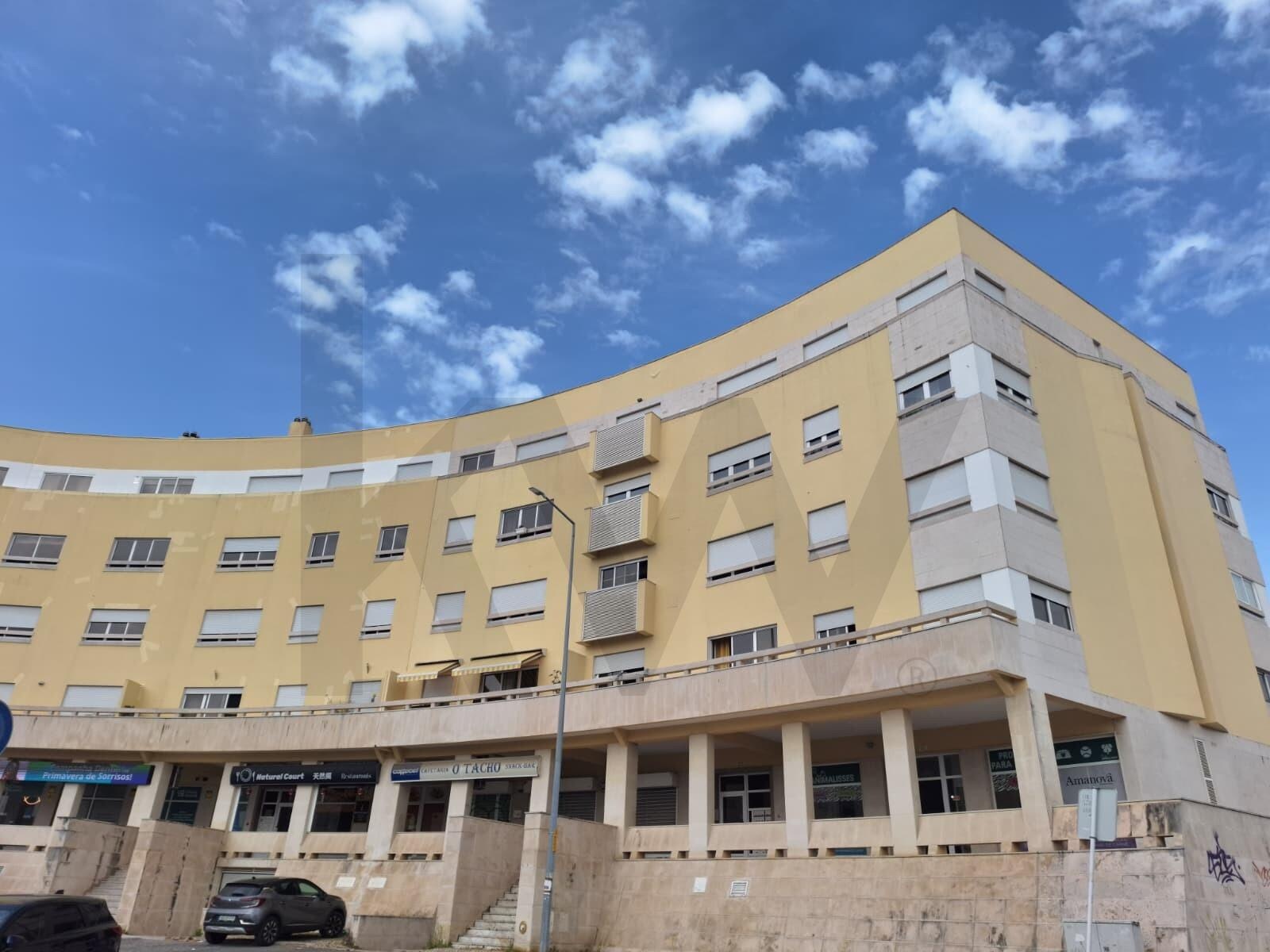 Apartamento T2 à Venda em Santa Iria De Azóia - Lisboa - Portugal - 1
