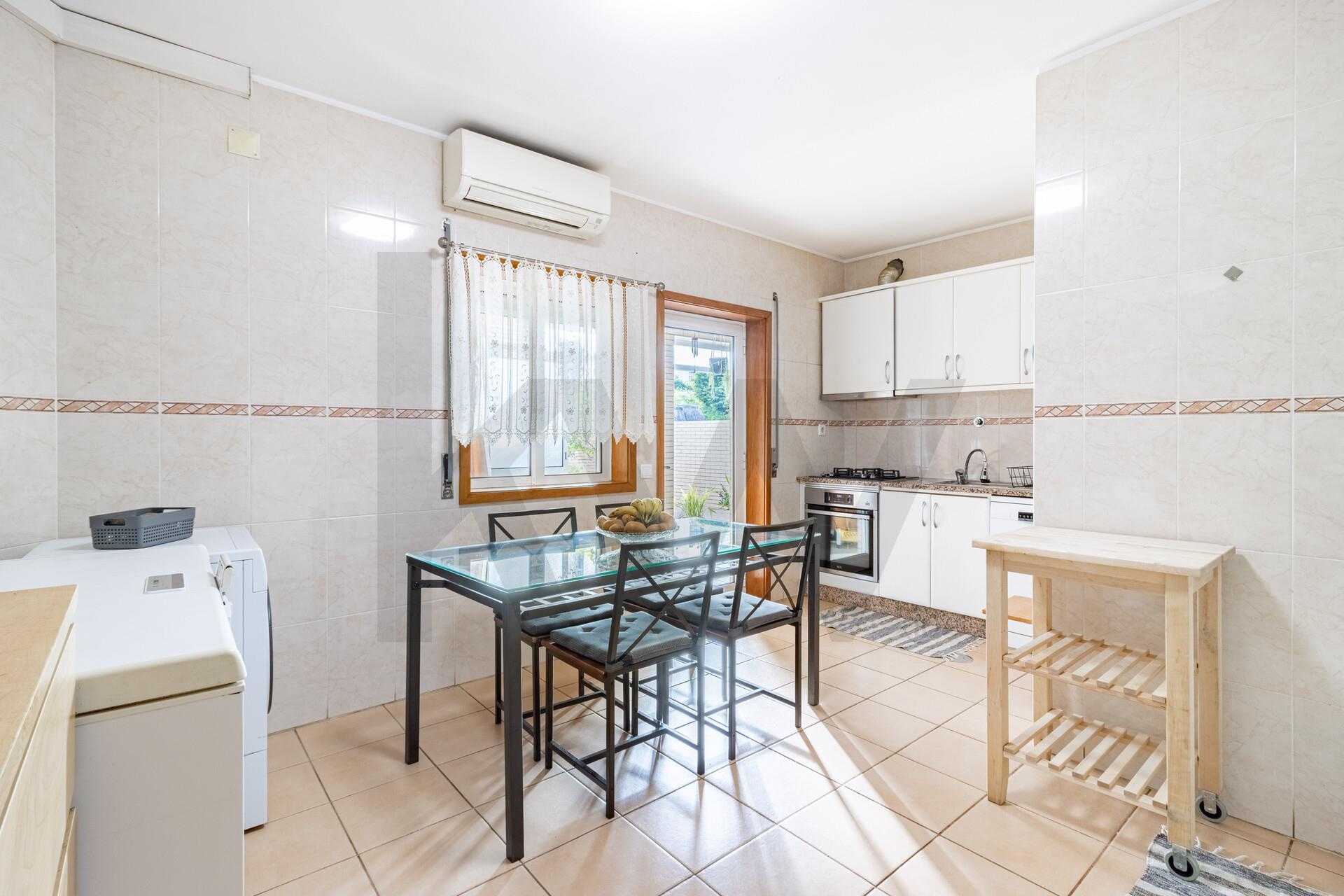 2 Bedroom Apartment for Sale in São João Da Madeira - Aveiro - Portugal - 1