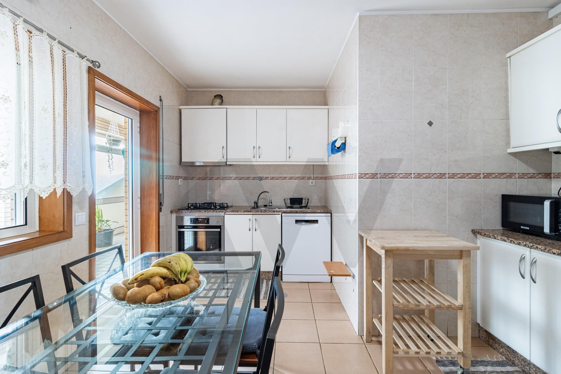 2 Bedroom Apartment for Sale in São João Da Madeira - Aveiro - Portugal - 2