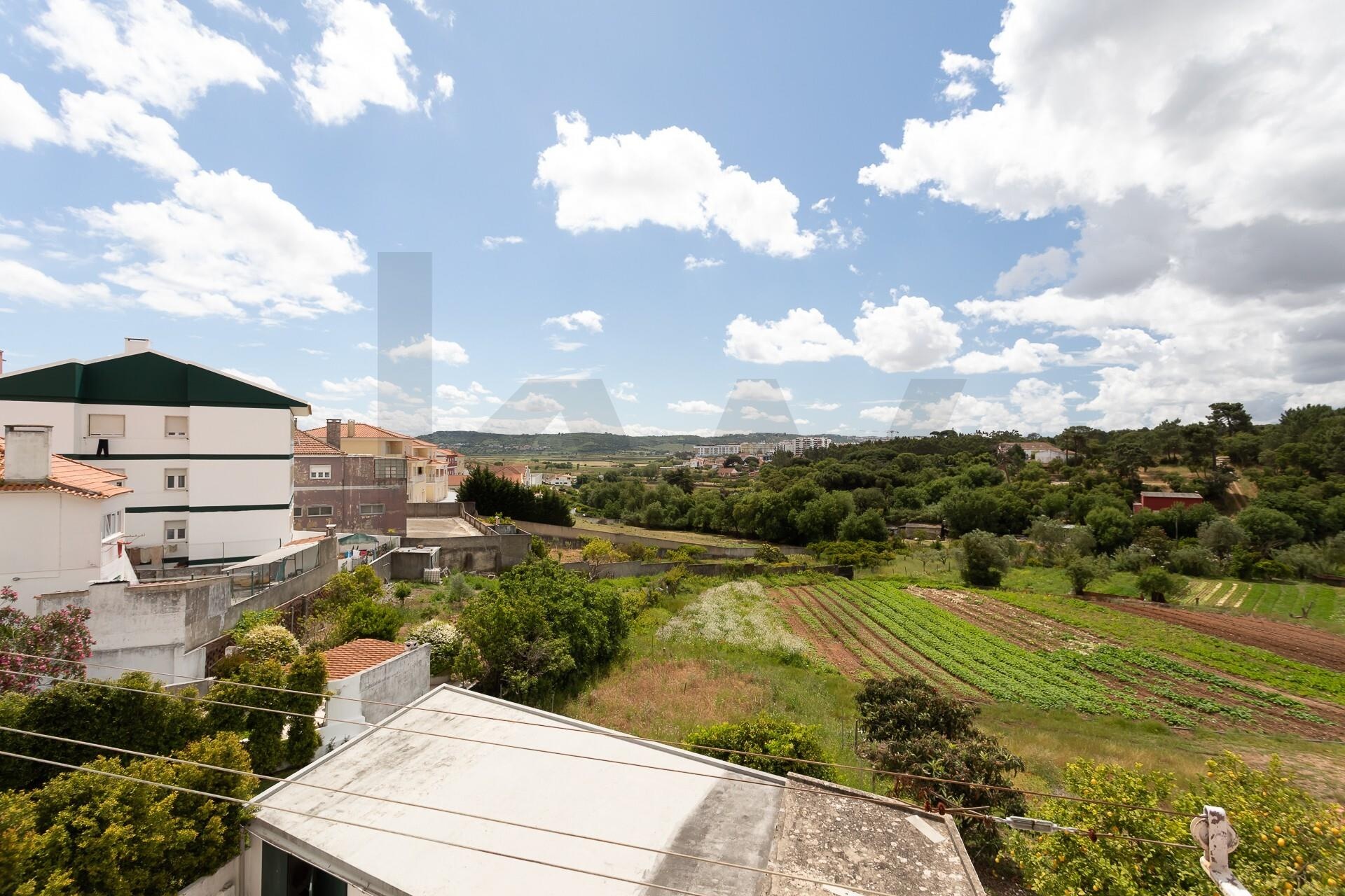 Apartamento T3 à Venda em A-das-lebres - Lisboa - Portugal - 4