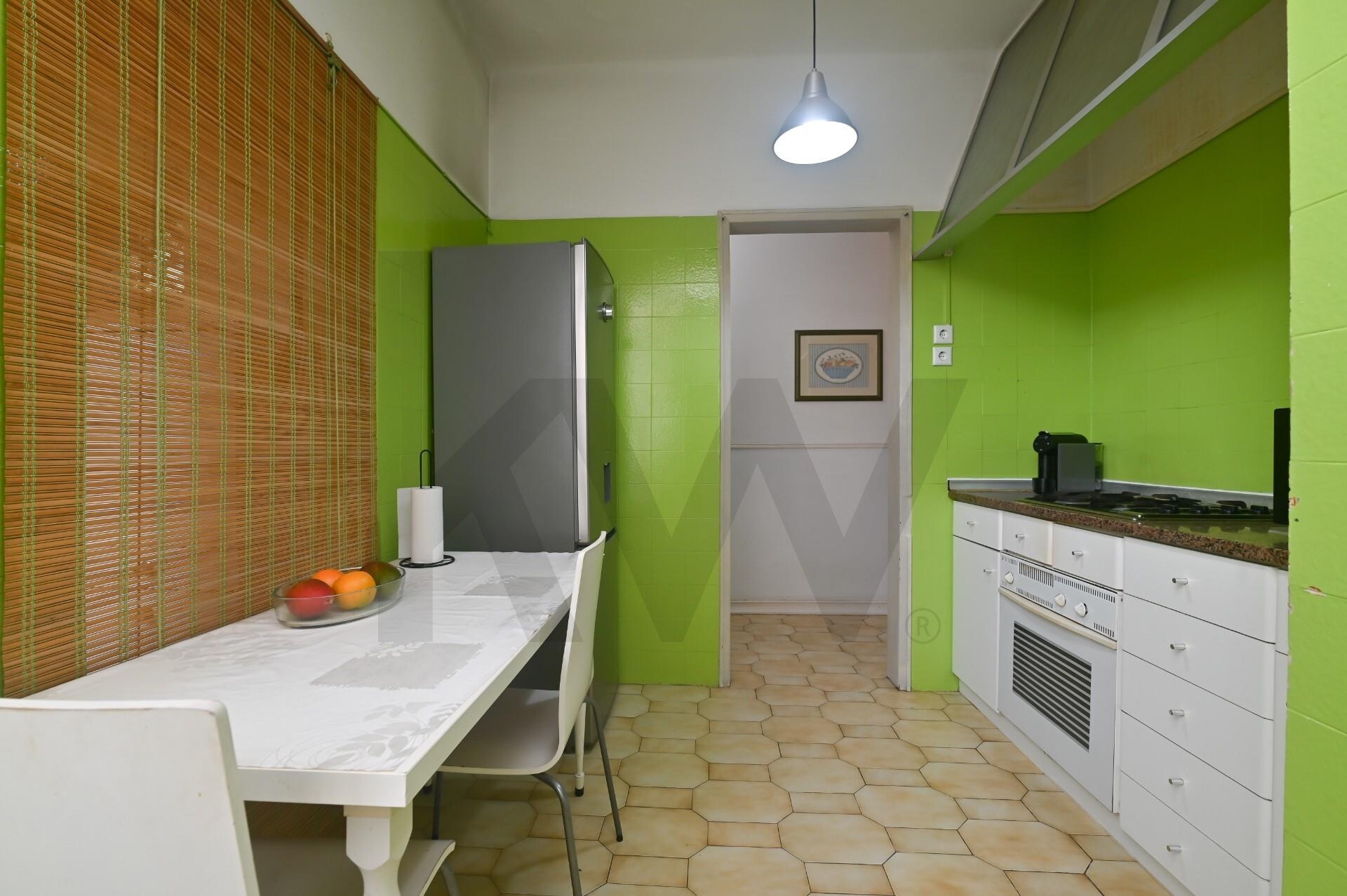Apartamento T3 à Venda em Algés - Lisboa - Portugal - 3