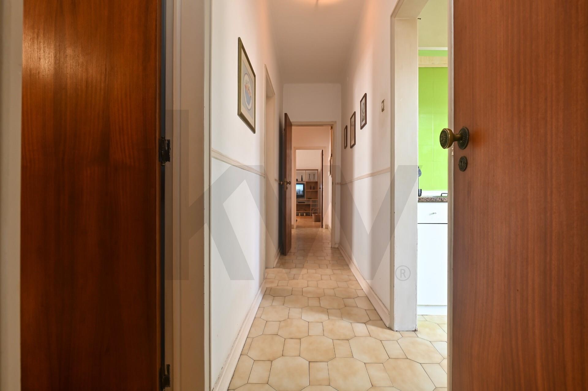 Apartamento T3 à Venda em Algés - Lisboa - Portugal - 4