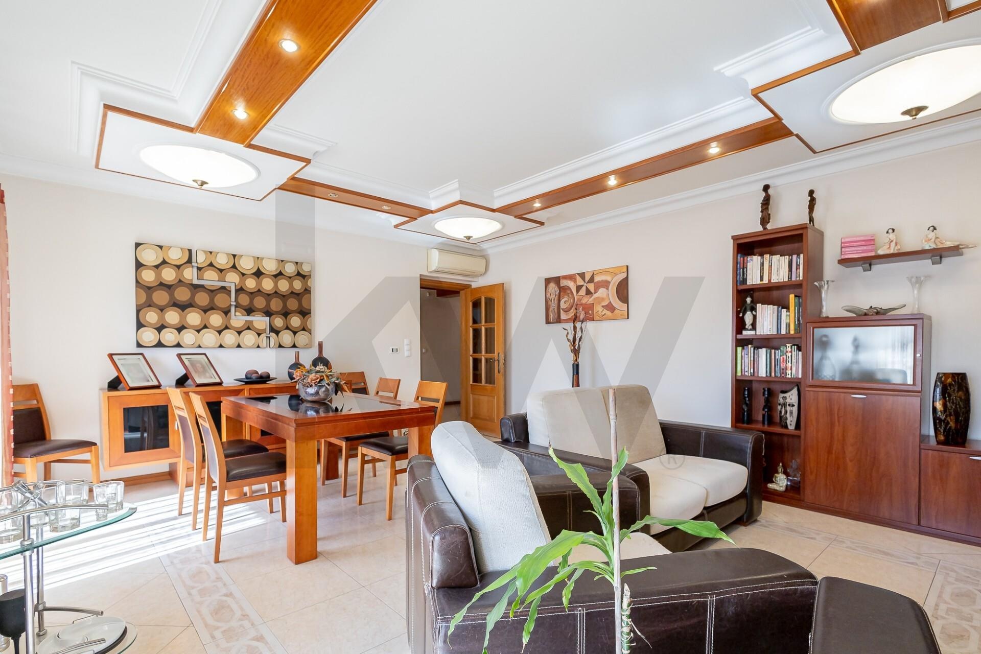 Apartamento T3 à Venda em Almada - Setúbal - Portugal - 6