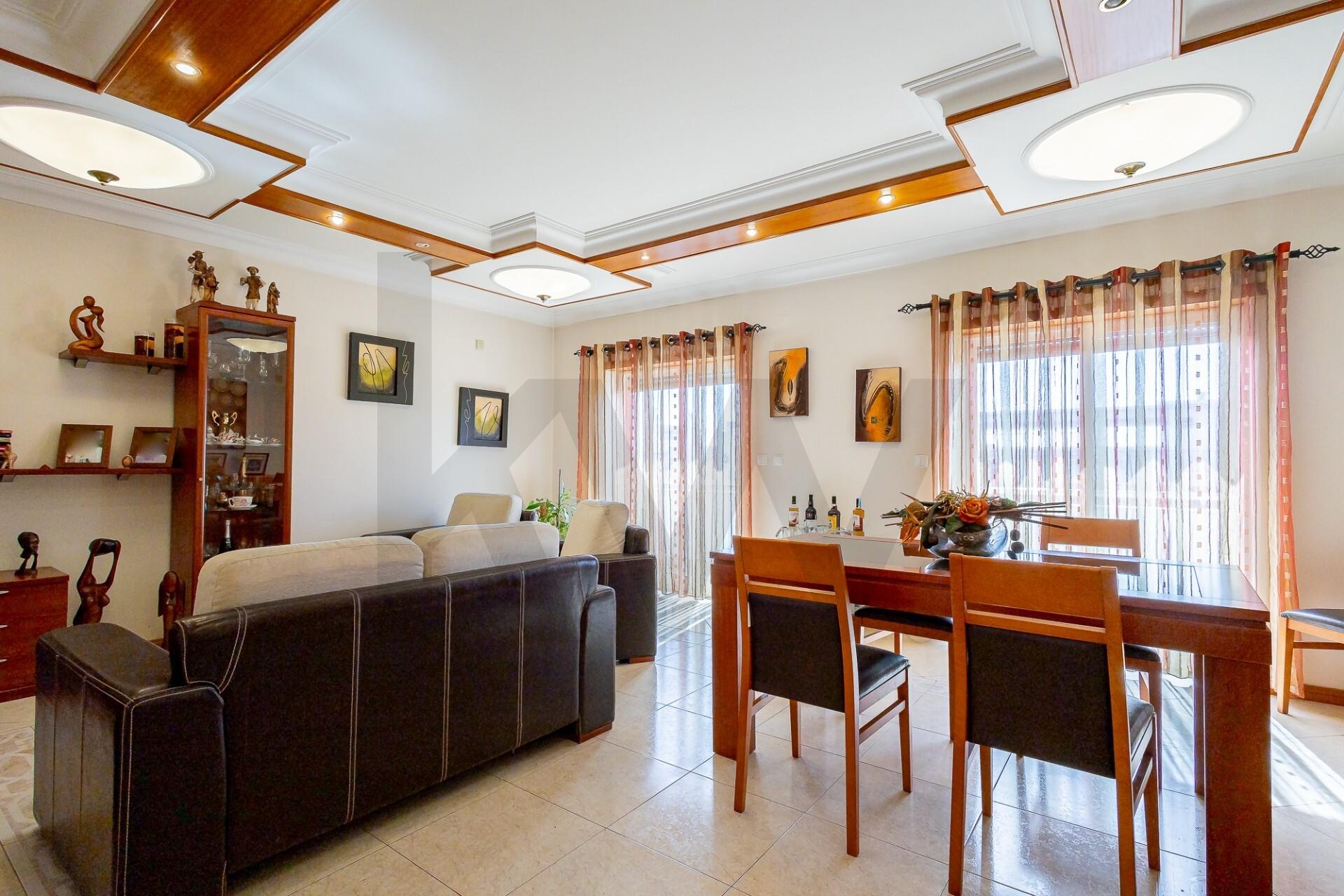 Apartamento T3 à Venda em Almada - Setúbal - Portugal - 7