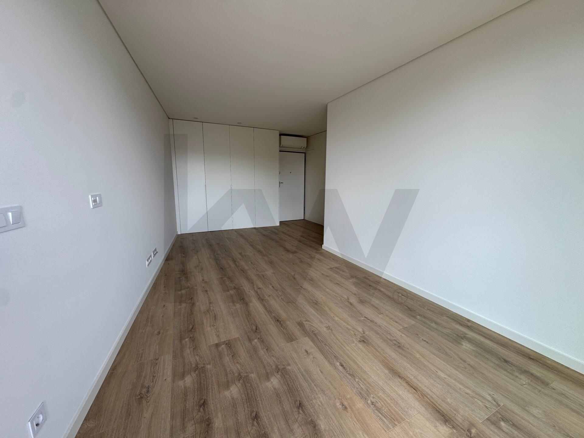 Apartamento T3 à Venda em Aveiro - Portugal - 2