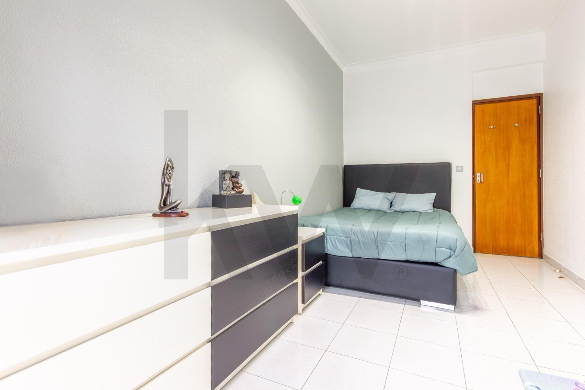 Apartamento T3 à Venda em Barreiro - Setúbal - Portugal - 8