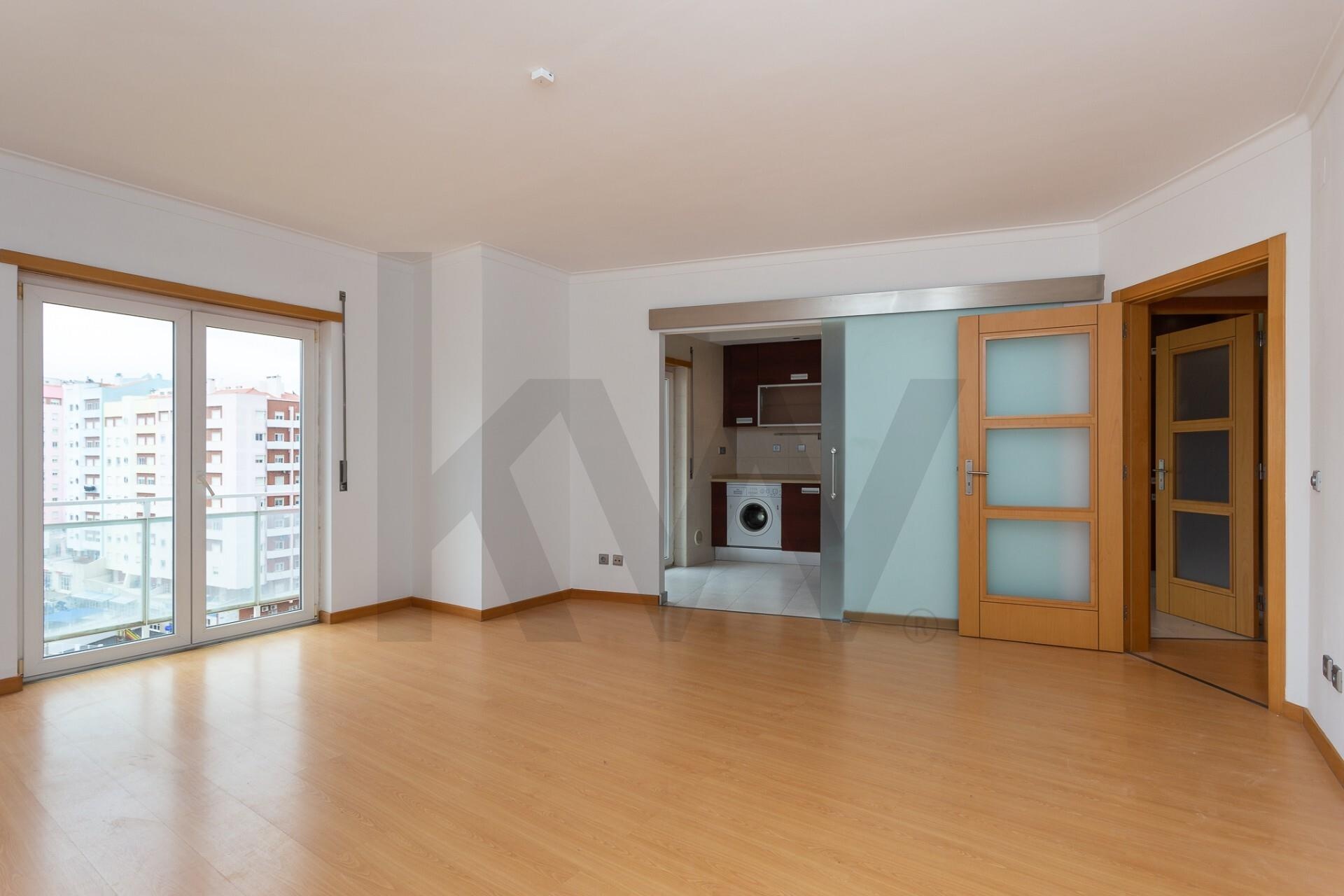 Apartamento T3 à Venda em Corroios - Setúbal - Portugal - 5