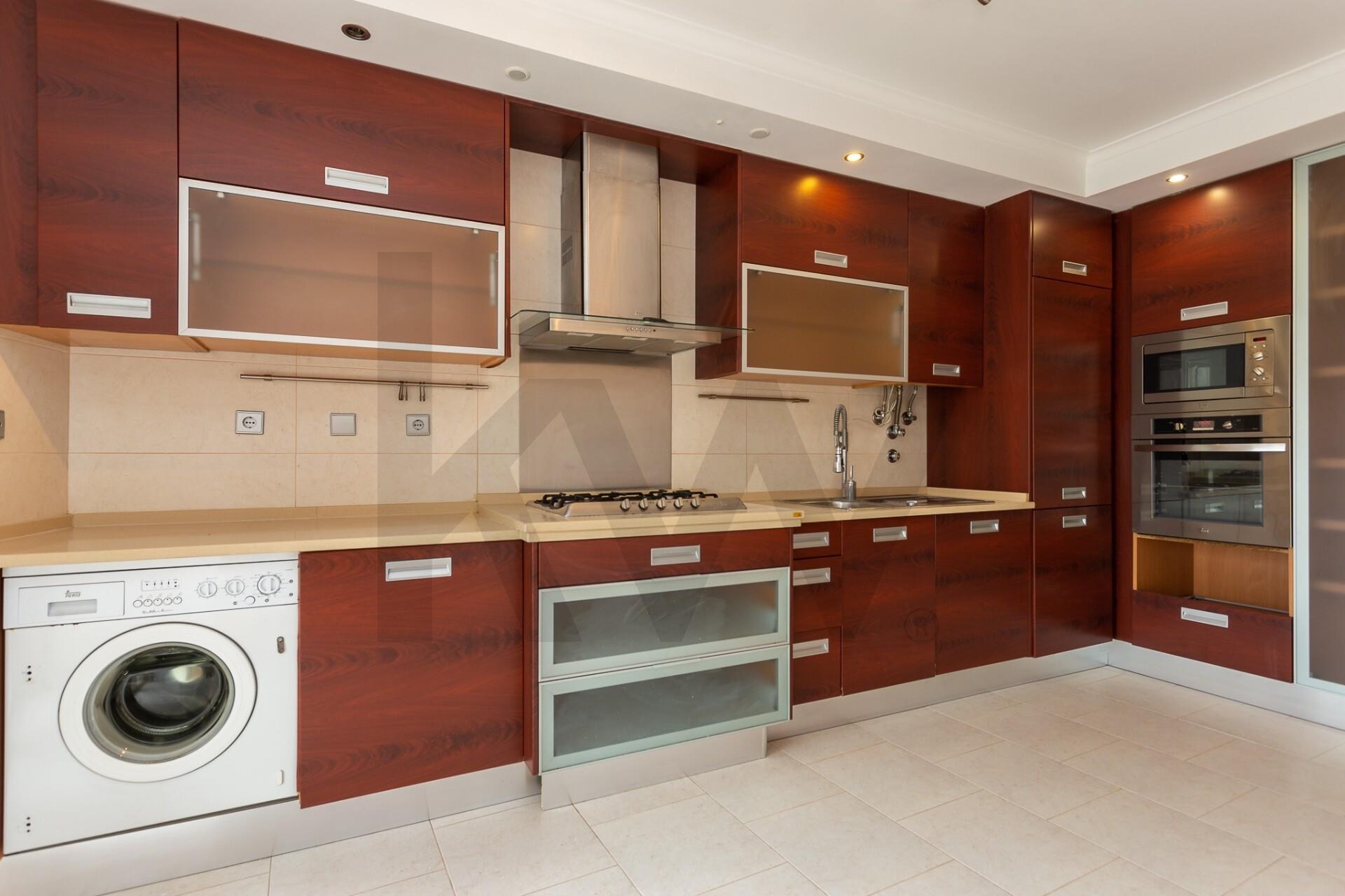 Apartamento T3 à Venda em Corroios - Setúbal - Portugal - 8