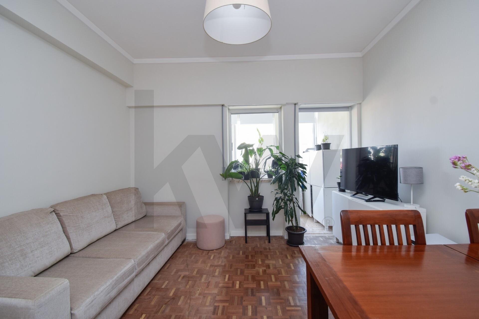 Apartamento T3 à Venda em Oeiras - Lisboa - Portugal - 2