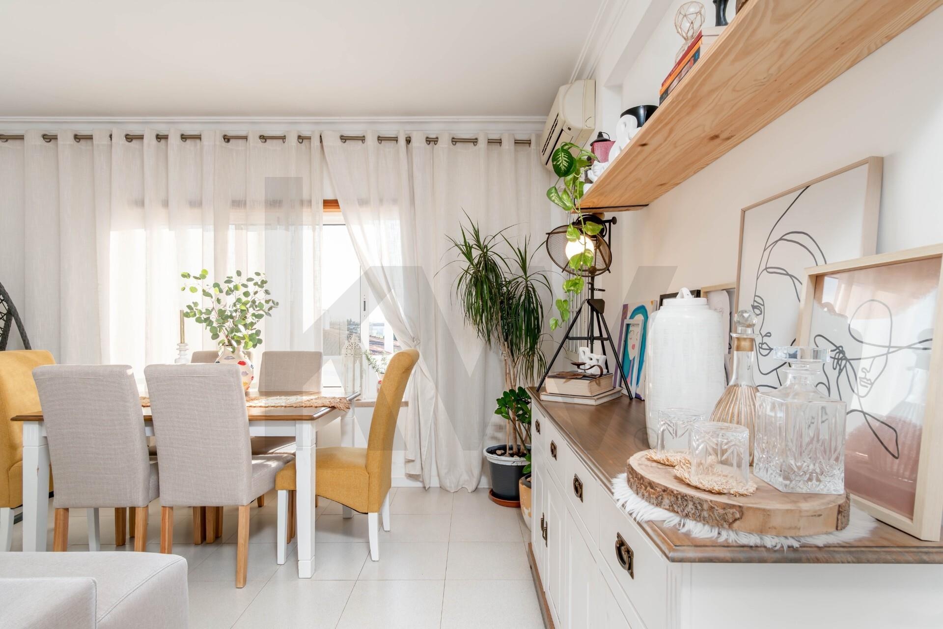 Apartamento T3 à Venda em Palhais Brr - Setúbal - Portugal - 1