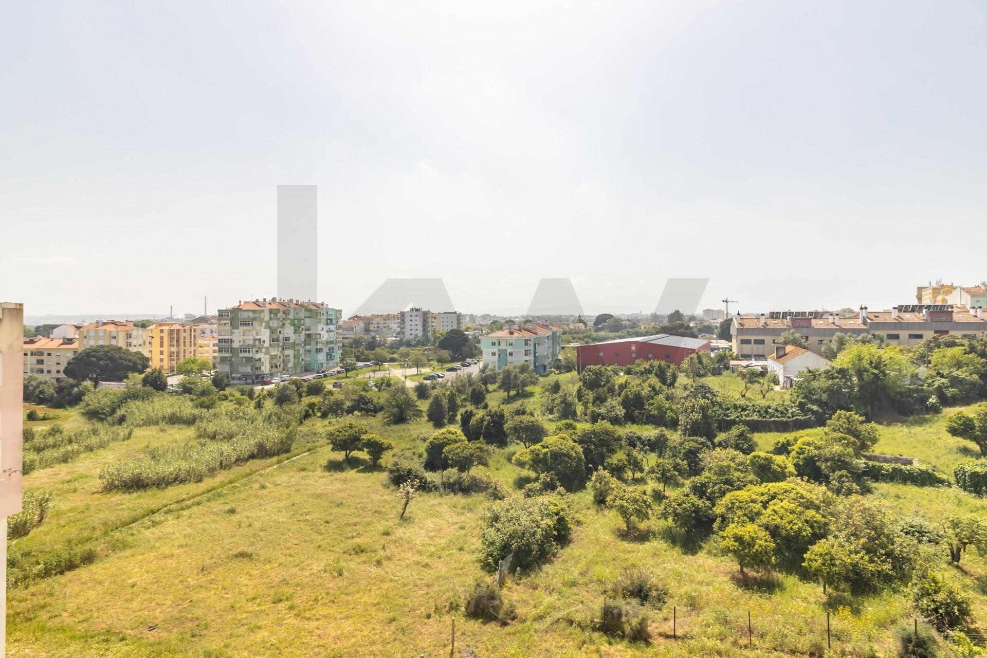 Apartamento T3 à Venda em Seixal - Setúbal - Portugal - 8