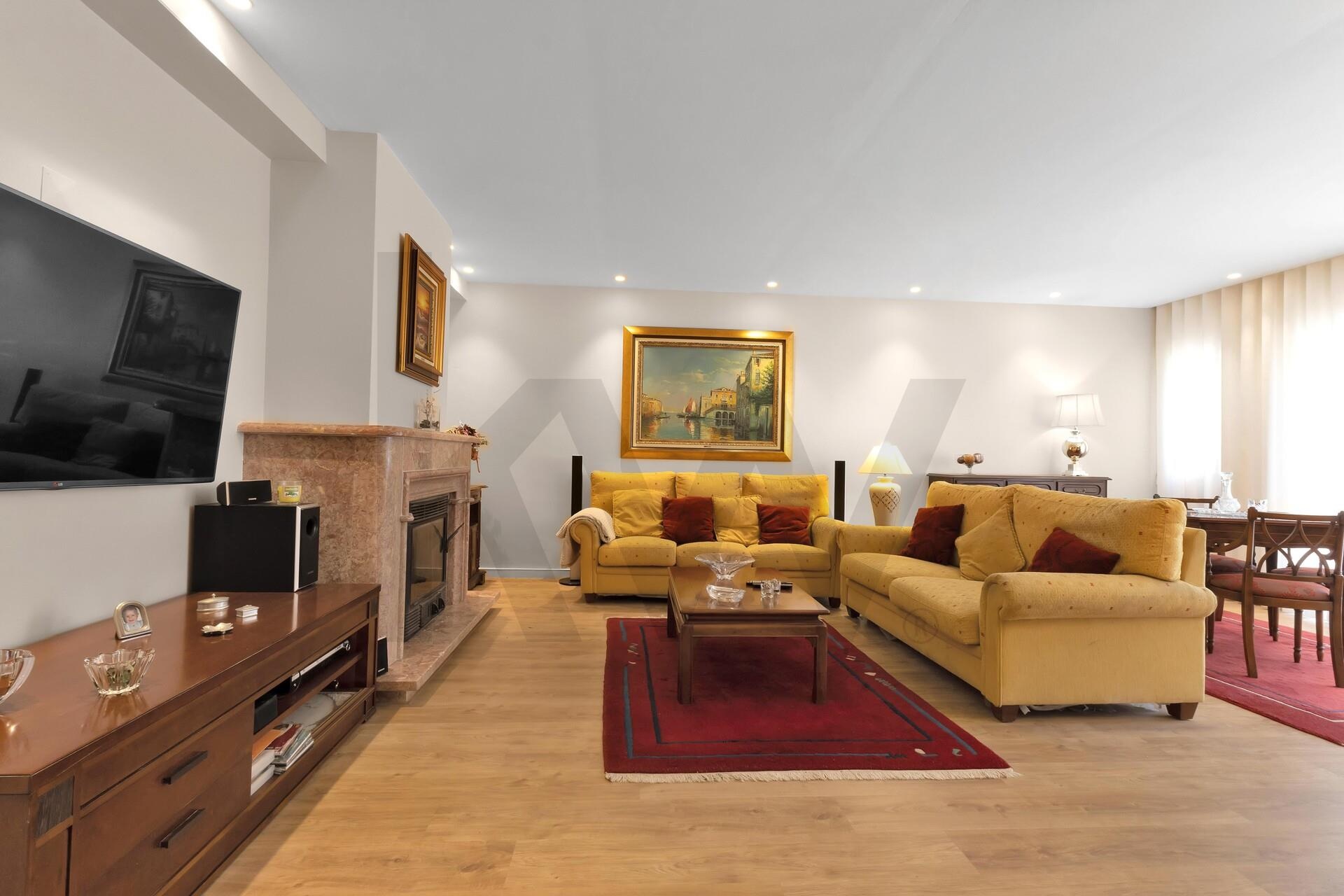 Apartamento T3 à Venda em Vila Nova De Gaia - Porto - Portugal - 4
