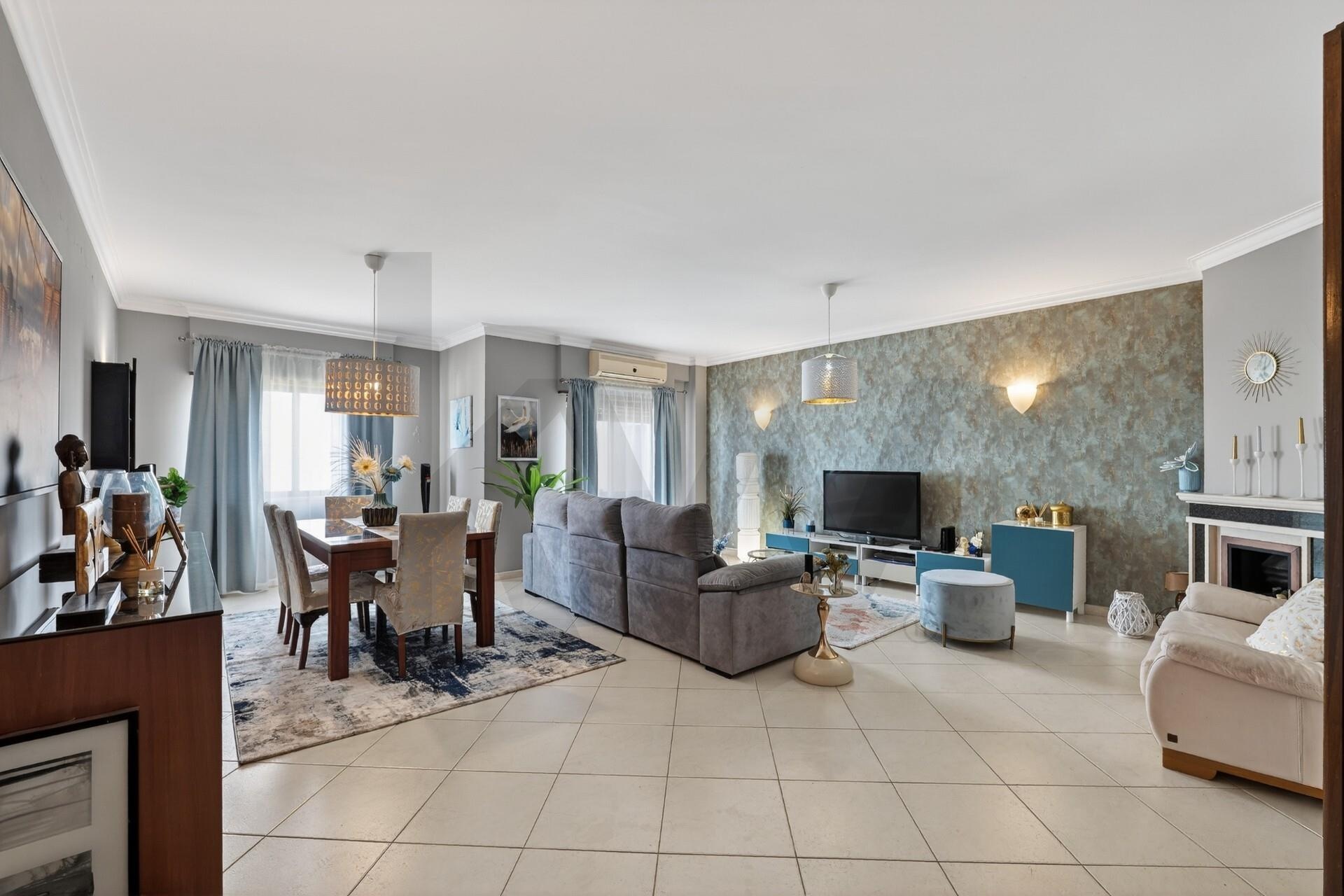 Apartamento T4 à Venda em Póvoa De Santa Iria - Lisboa - Portugal - 1