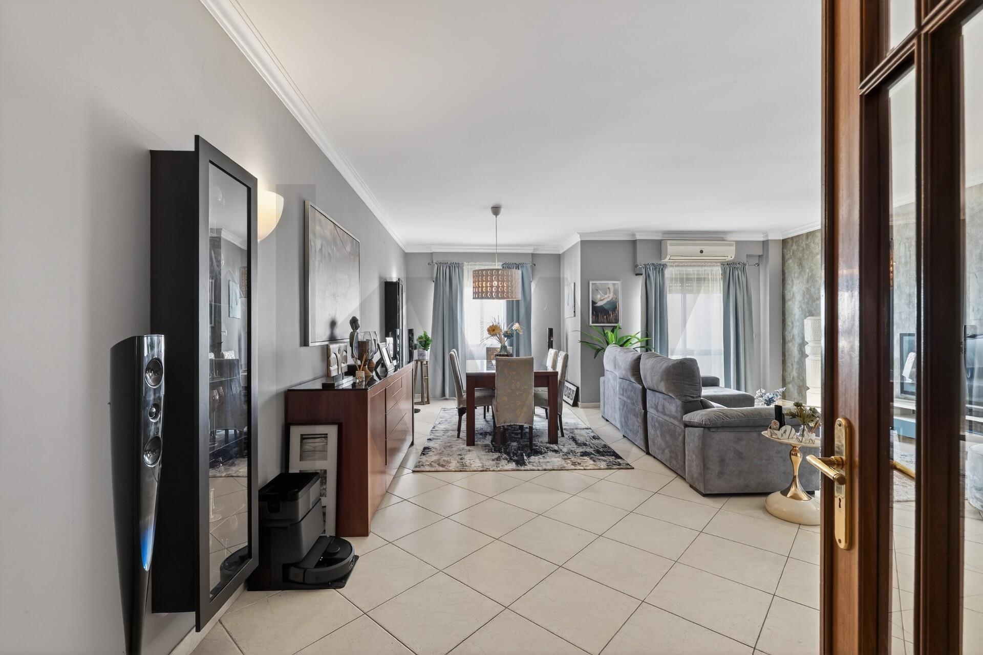 Apartamento T4 à Venda em Póvoa De Santa Iria - Lisboa - Portugal - 8