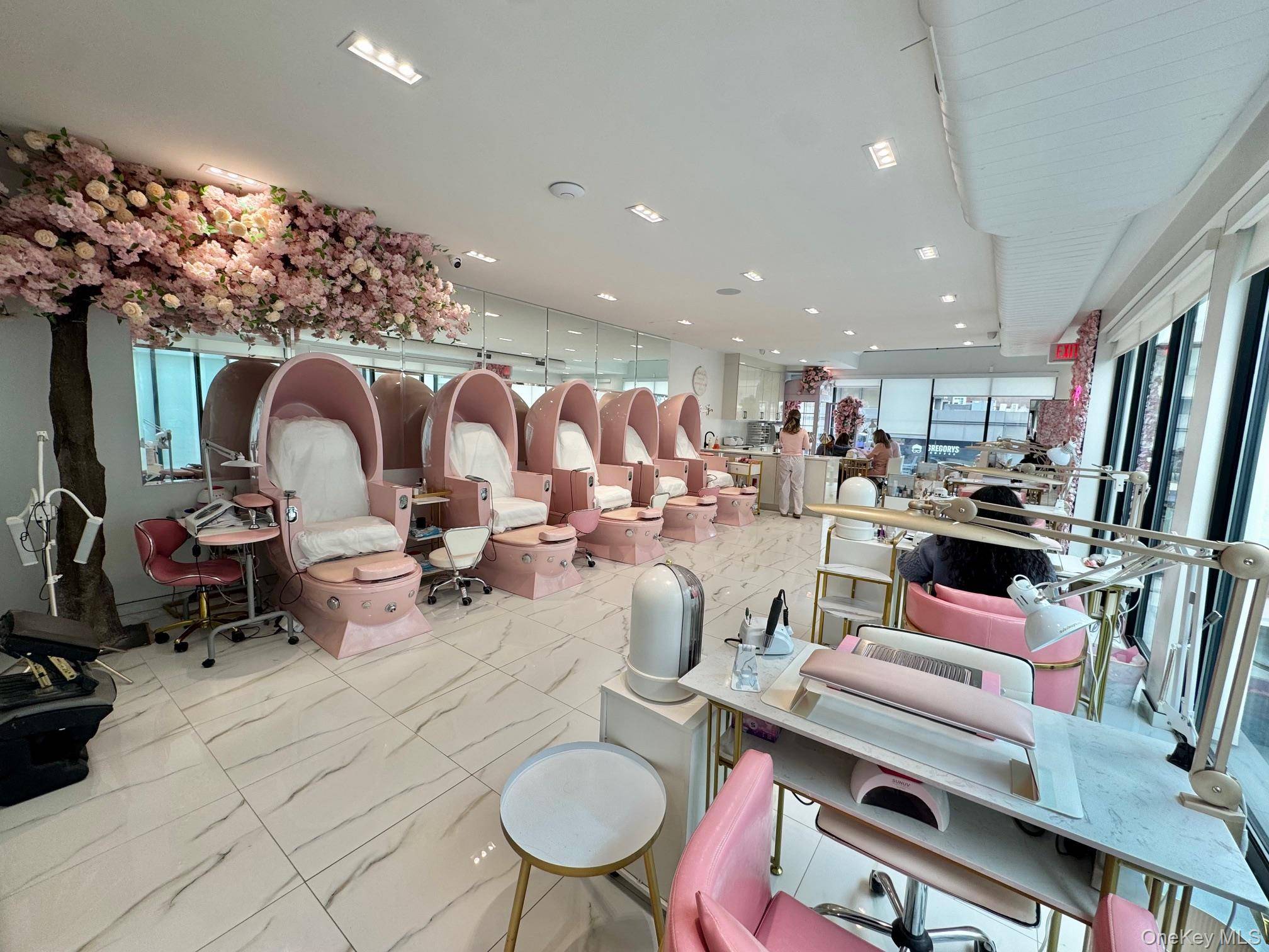 Prédio Comercial à Venda em Forest Hills, NY, EUA - 6