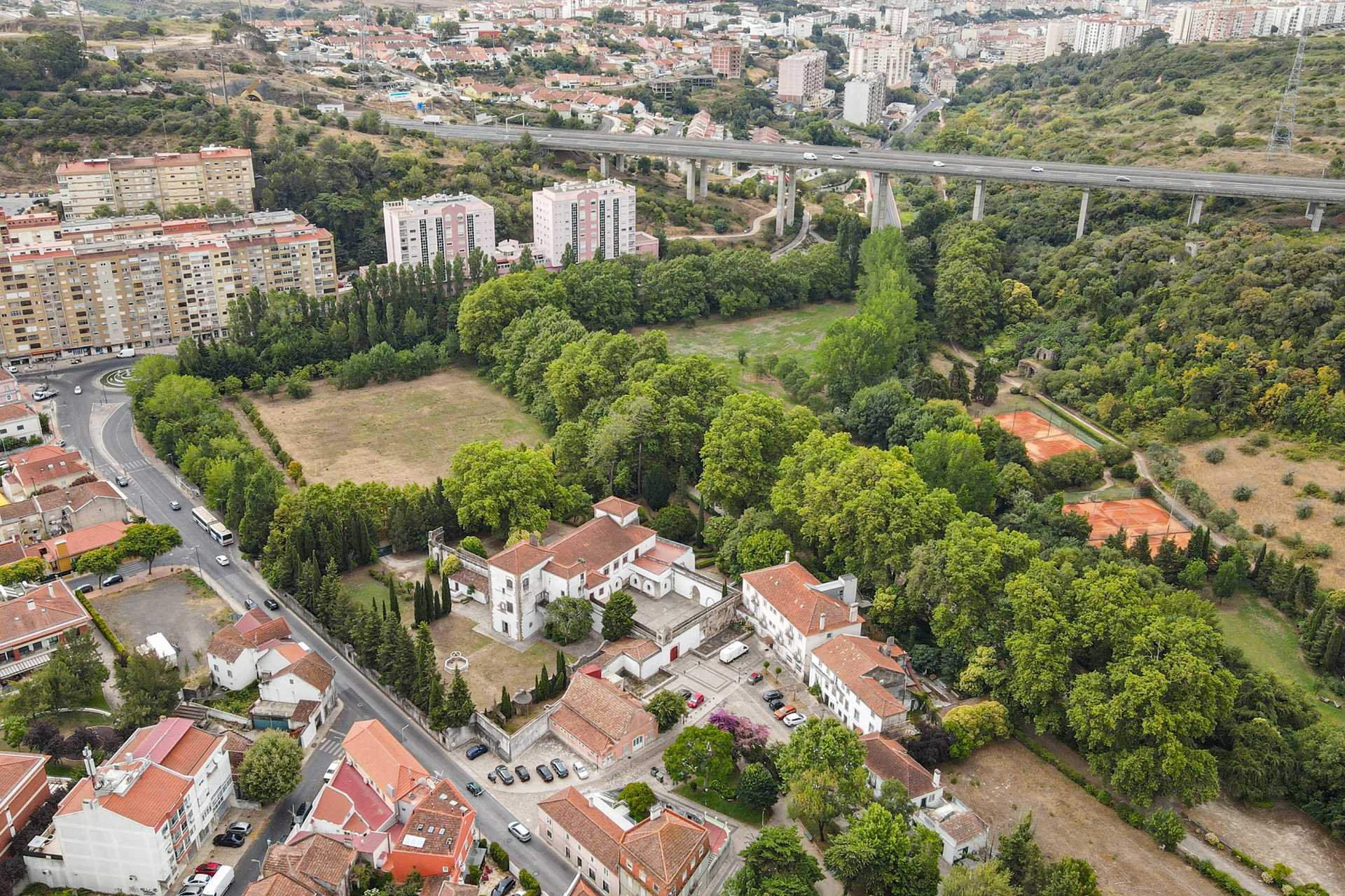 10 Bedroom Home for Sale in Belas, Lisbon, Portugal - 4