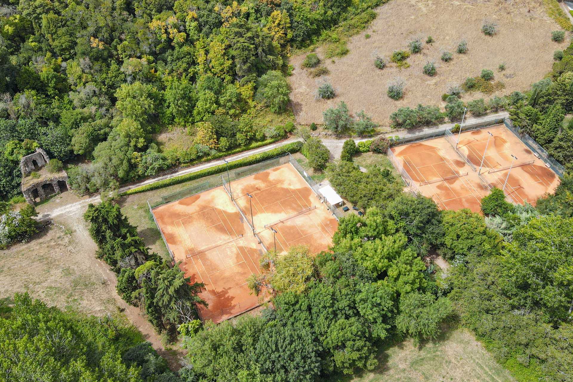 10 Bedroom Home for Sale in Belas, Lisbon, Portugal - 6