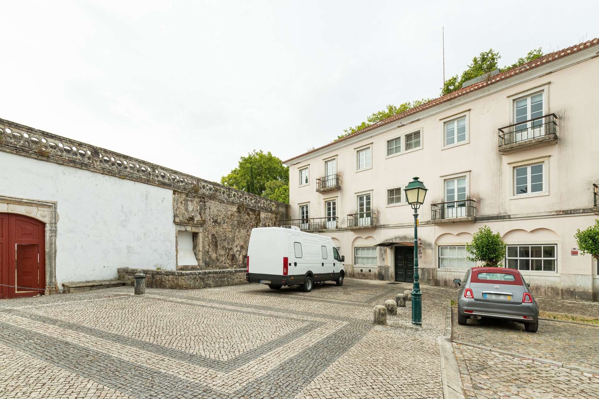 10 Bedroom Home for Sale in Belas, Lisbon, Portugal - 7