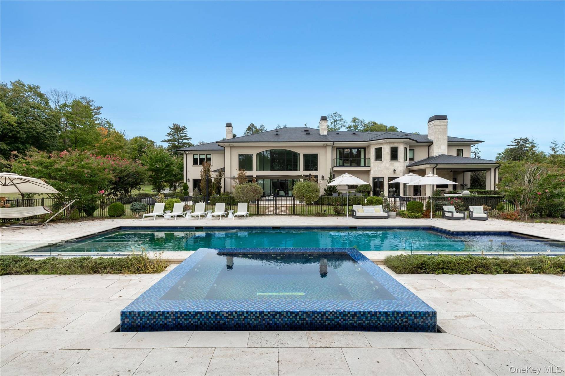 Casa com 10 Quartos à Venda em Old Brookville - NY - EUA - 3