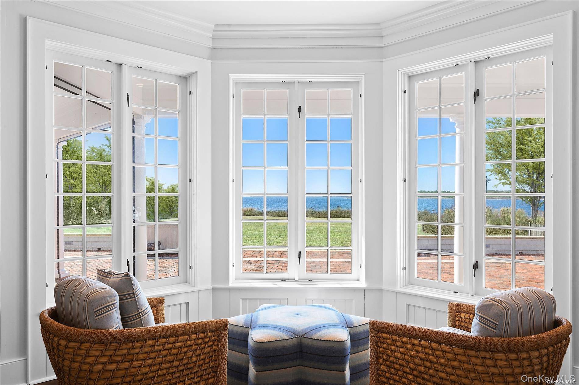 Casa com 13 Quartos à Venda em Remsenburg - NY - EUA - 4