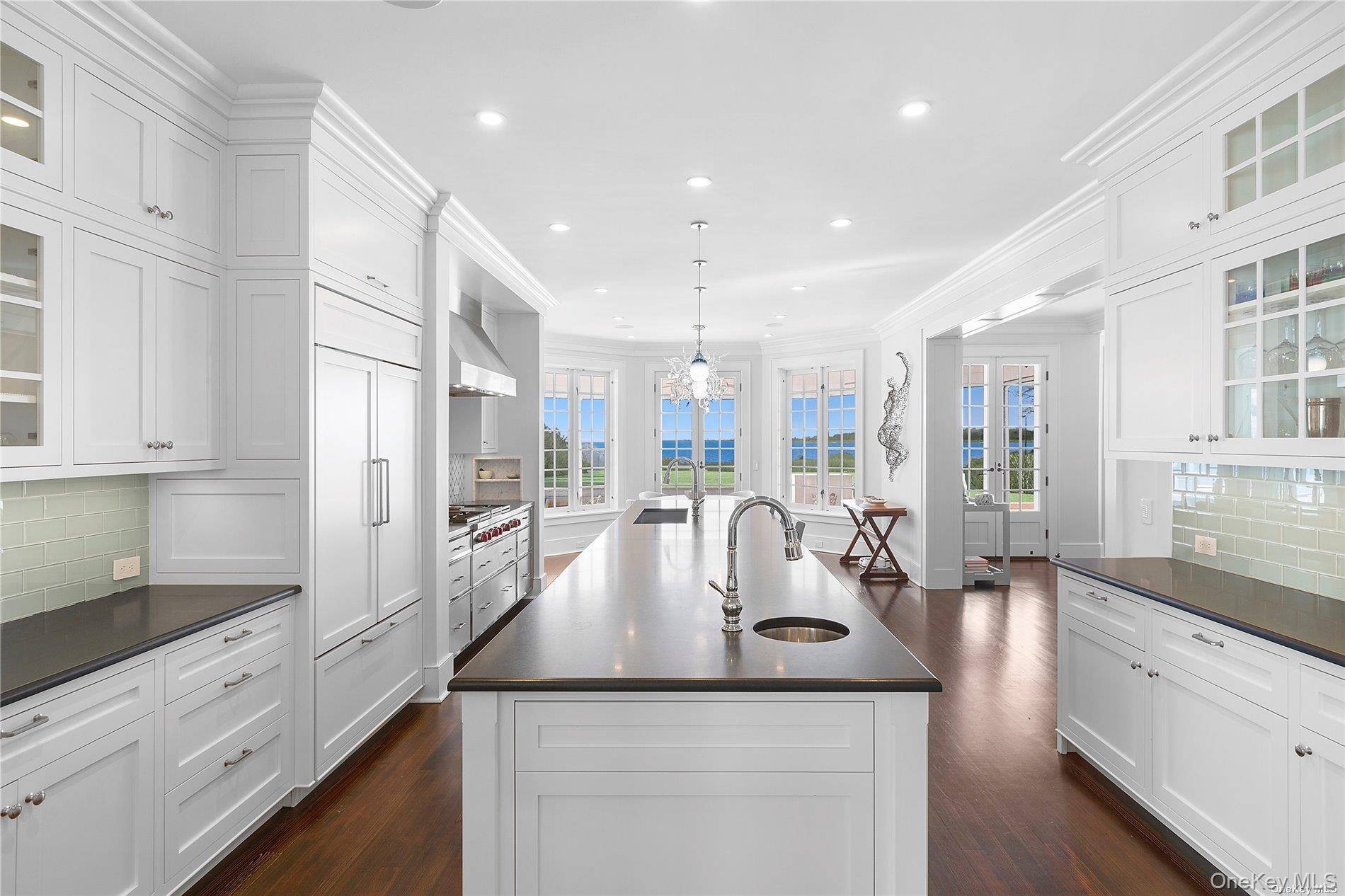 Casa com 13 Quartos à Venda em Remsenburg - NY - EUA - 5