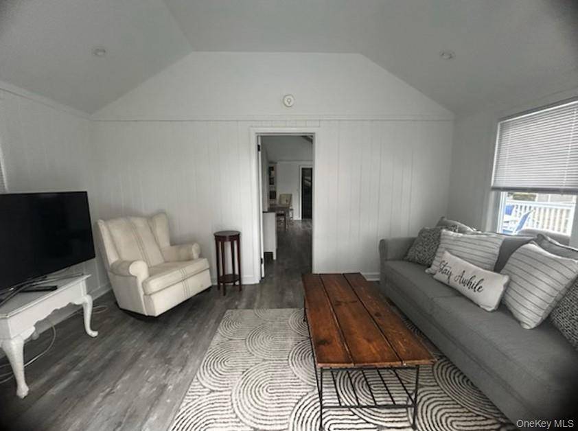 Casa com 2 Quartos à Venda em Hampton Bays - Nova Iorque - EUA - 2