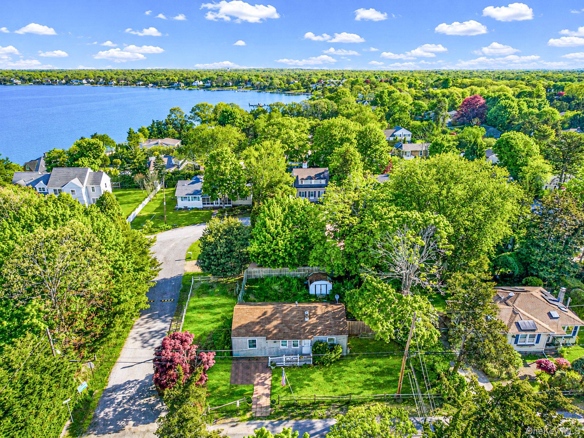 Casa com 2 Quartos à Venda em Hampton Bays - Nova Iorque - EUA - 1