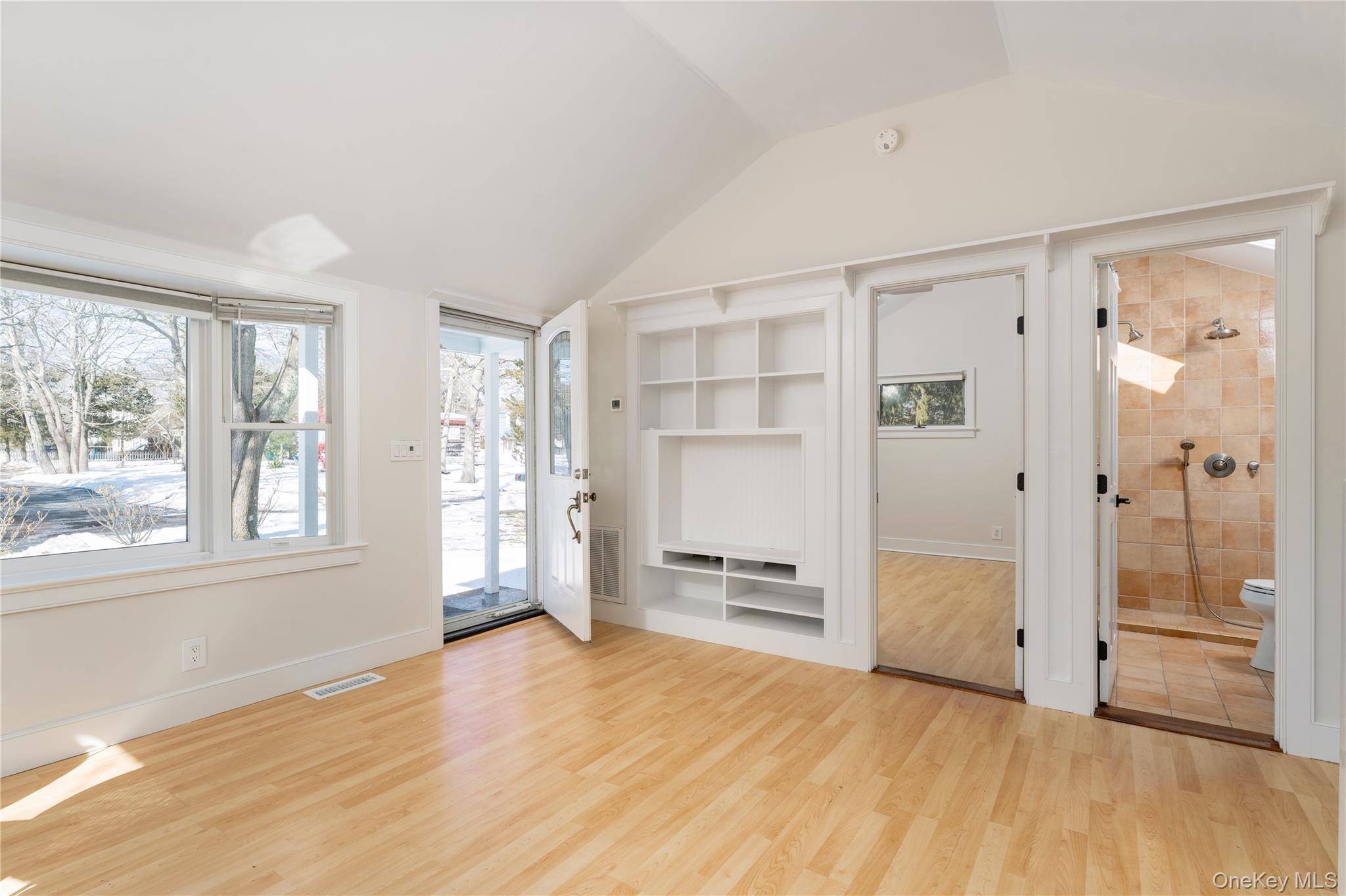 Casa com 2 Quartos à Venda em Hampton Bays - Nova Iorque - EUA - 2