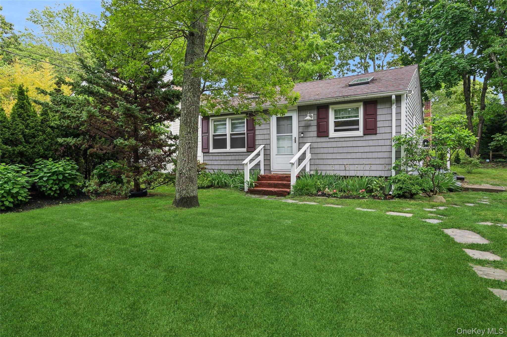 Casa de 2 Dormitorios en Venta en Hampton Bays - Nueva York - EE. UU. - 1