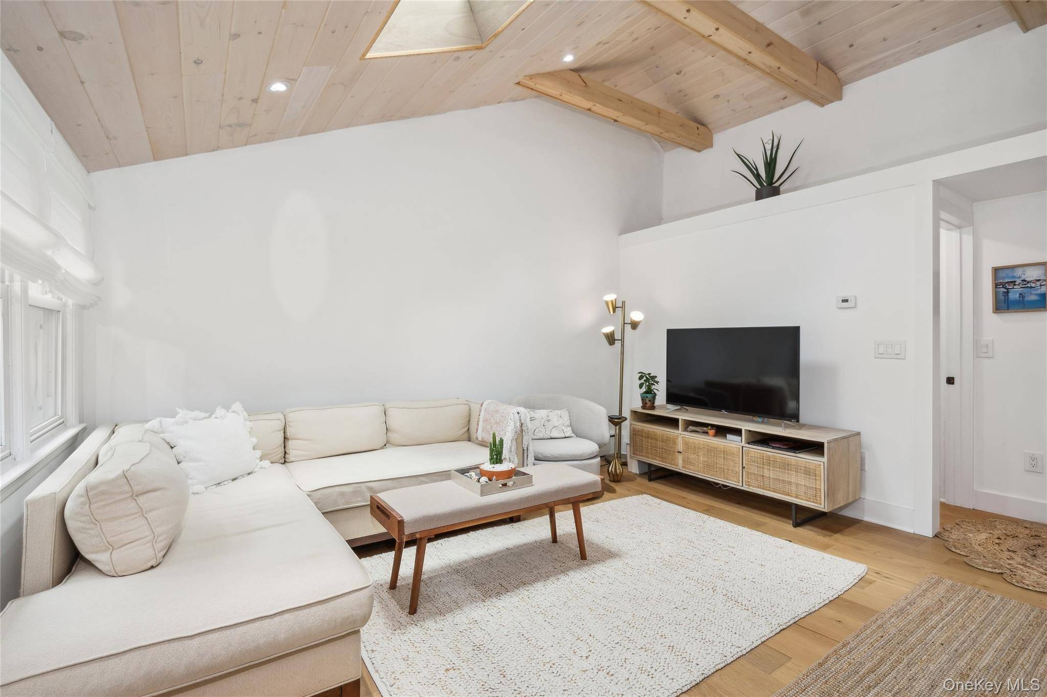 Casa de 2 Dormitorios en Venta en Hampton Bays - Nueva York - EE. UU. - 4