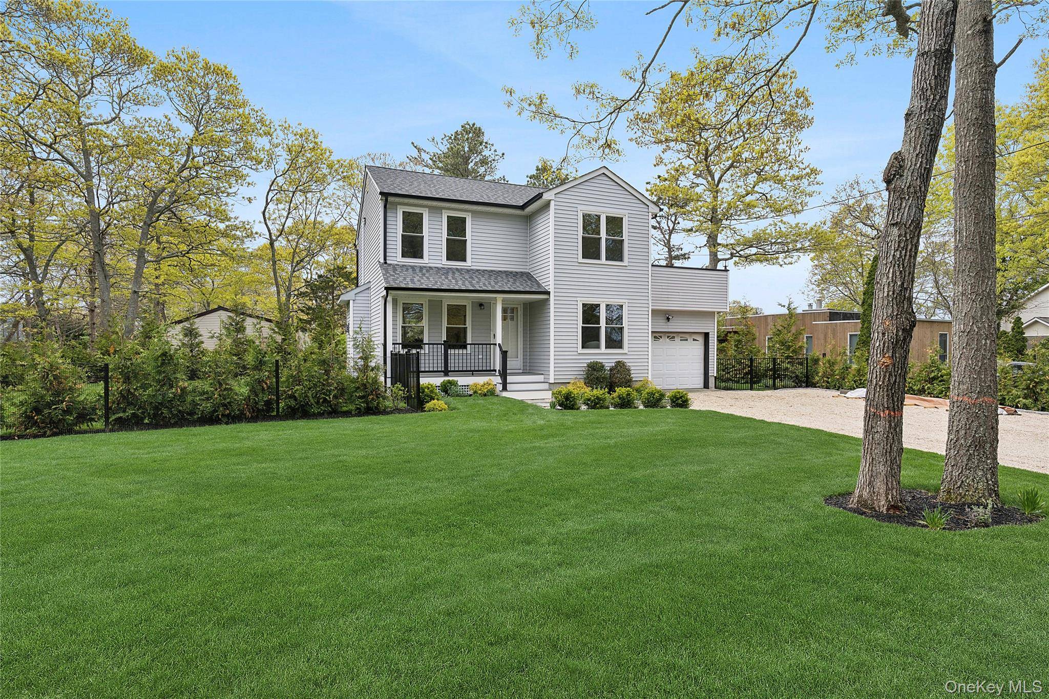 Casa com 3 Quartos à Beira-Mar à Venda em Hampton Bays - Nova Iorque - EUA - 1