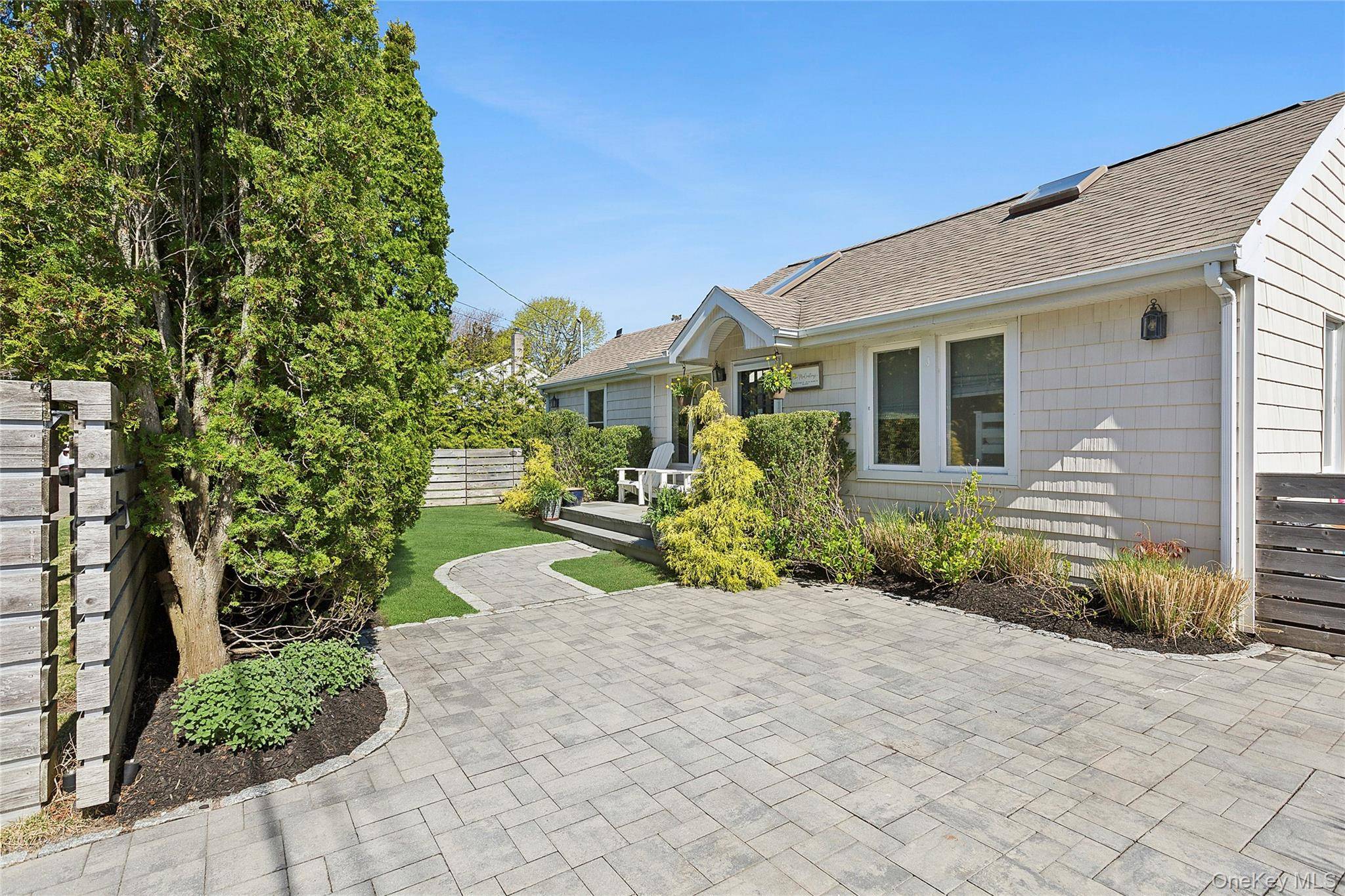 Casa com 3 Quartos à Beira-Mar à Venda em Hampton Bays - Nova Iorque - EUA - 1