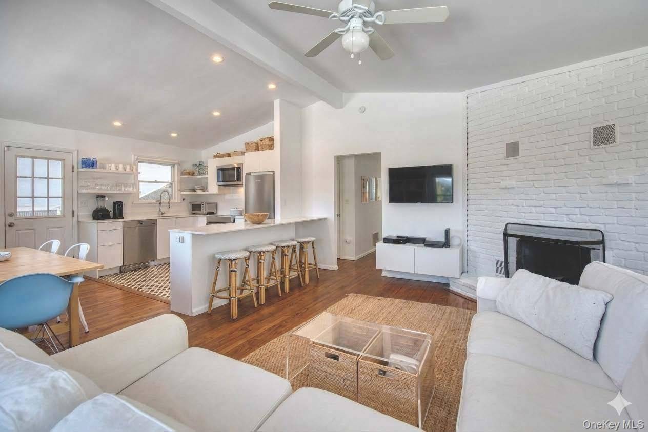 Casa com 3 Quartos à Beira-Mar à Venda em Hampton Bays - Nova Iorque - EUA - 2