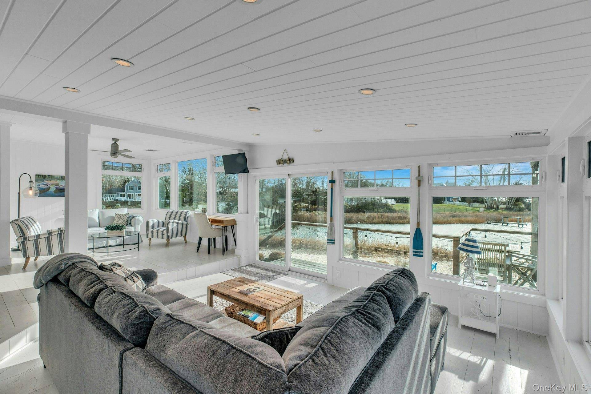 Casa de 3 Dormitorios Frente al Mar en Venta en Hampton Bays - Nueva York - EE. UU. - 4