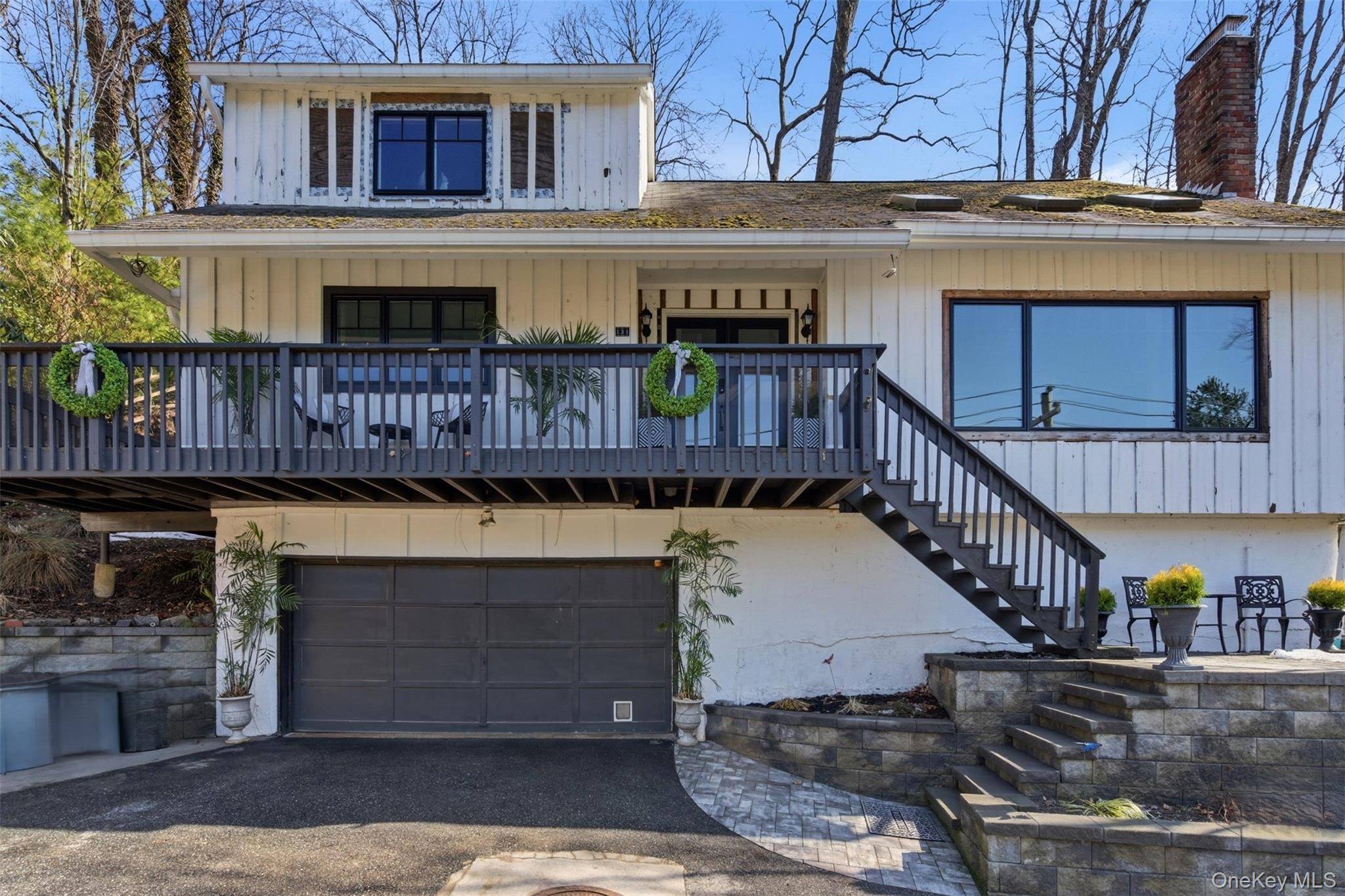 Casa de 3 Dormitorios en Venta en Huntington - Nueva York - EE. UU. - 1