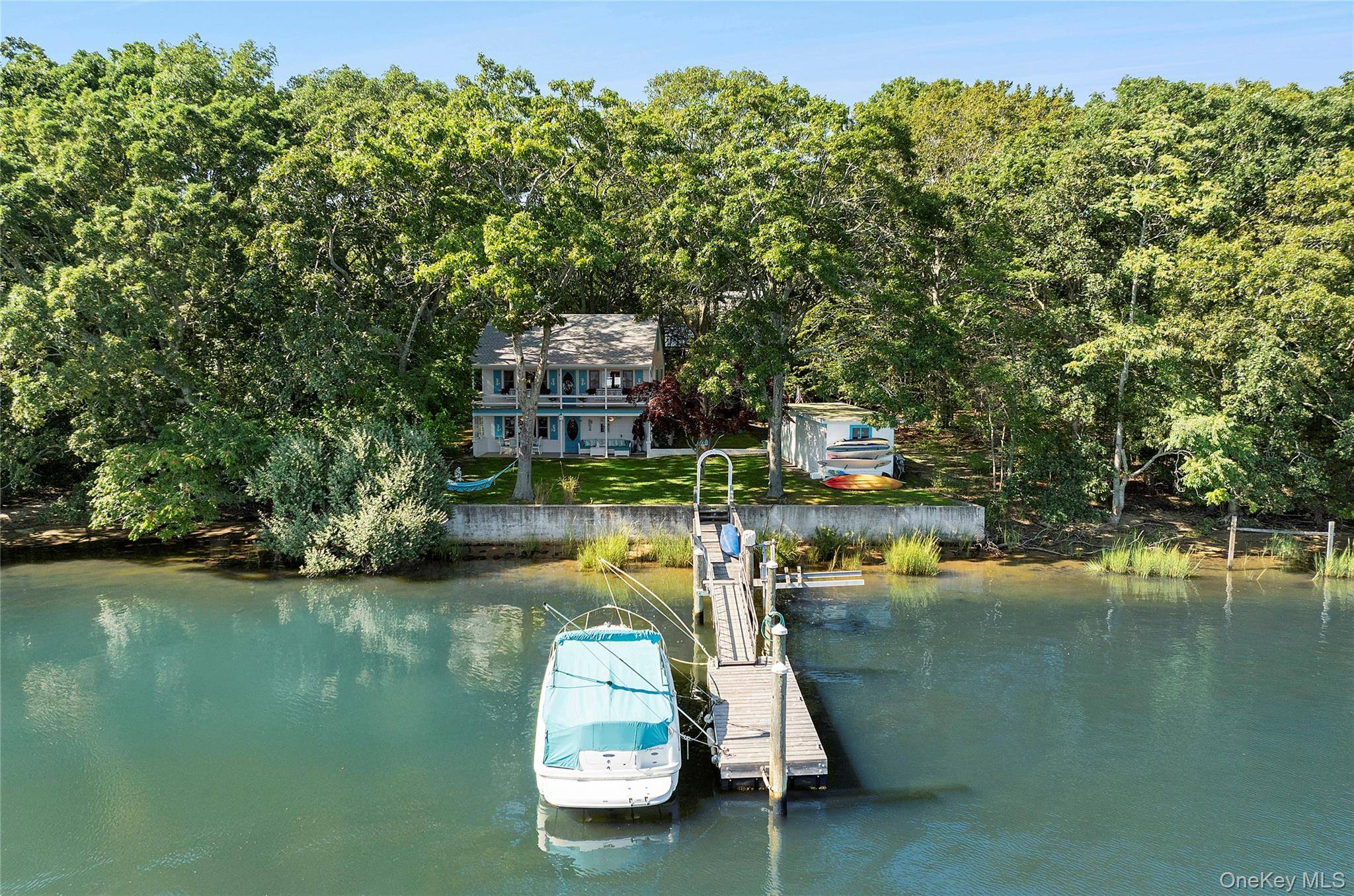 Casa de 3 Dormitorios Frente al Mar en Venta en Sag Harbor - Nueva York - EE. UU. - 1