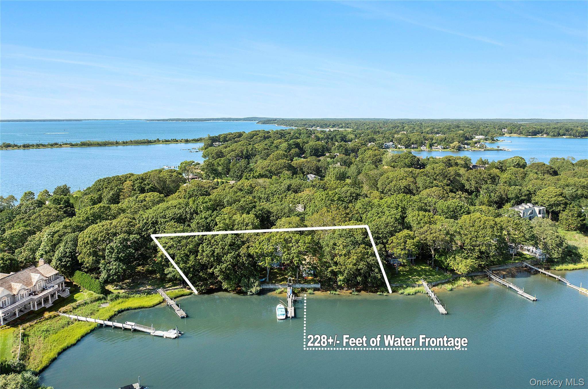 Casa de 3 Dormitorios Frente al Mar en Venta en Sag Harbor - Nueva York - EE. UU. - 2