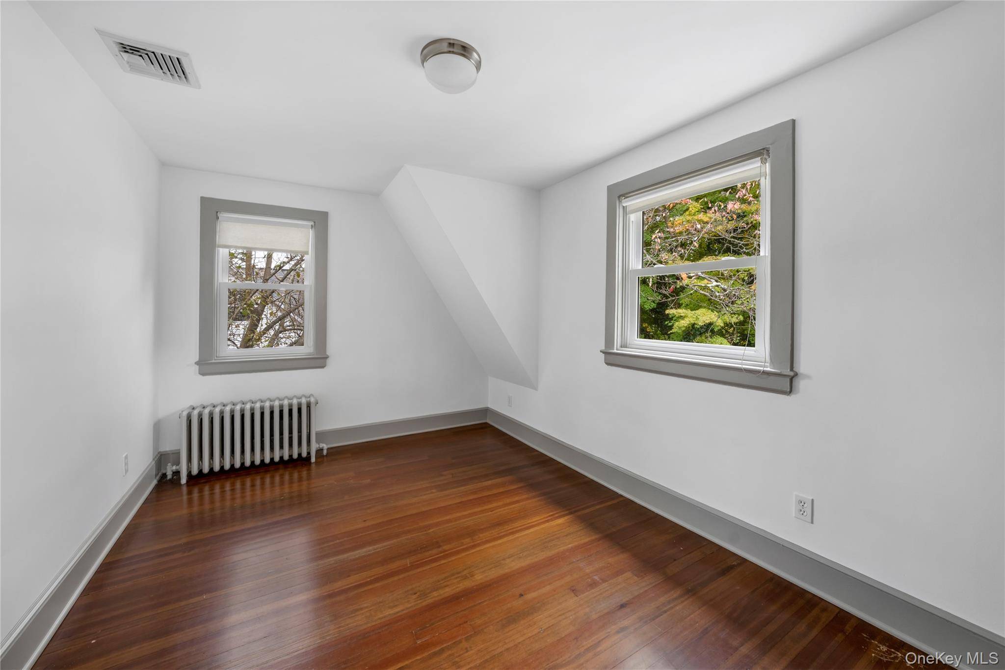 Casa com 3 Quartos à Venda em Bronxville - Nova Iorque - EUA - 2