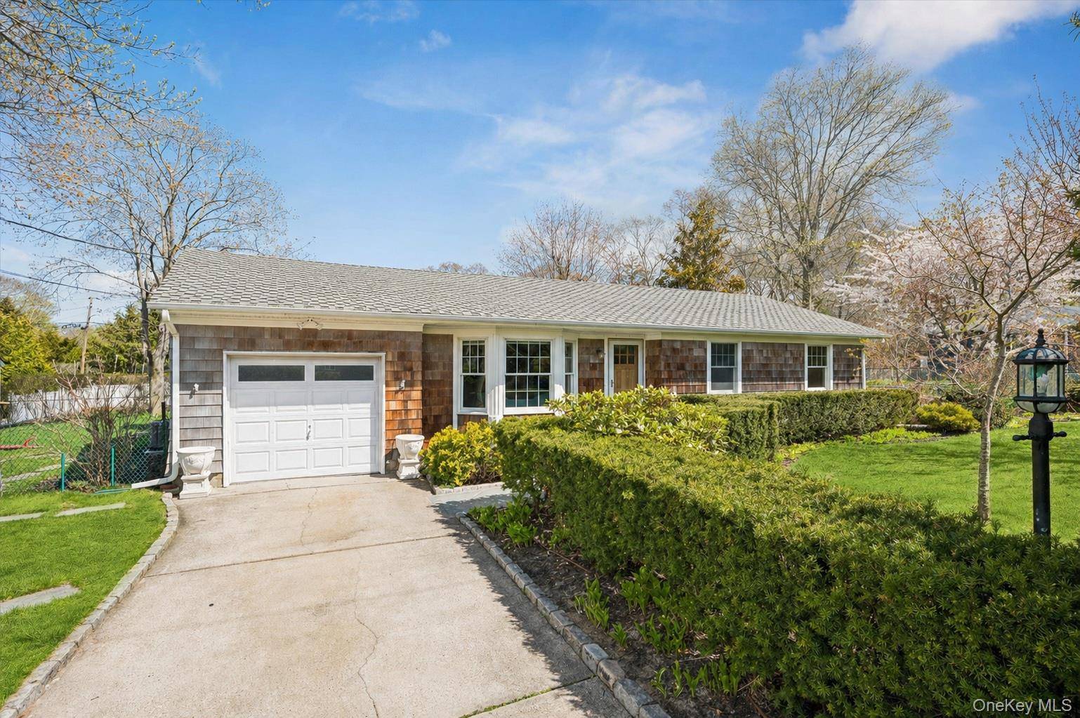 Casa com 3 Quartos à Venda em Hampton Bays - Nova Iorque - EUA - 1
