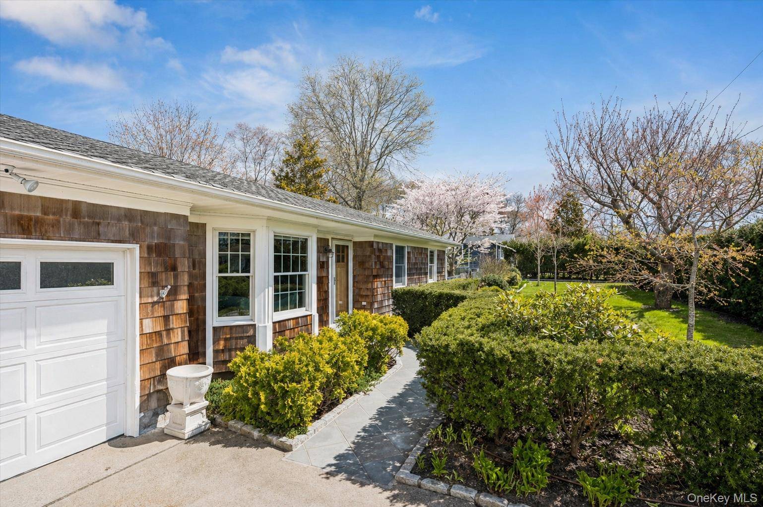 Casa com 3 Quartos à Venda em Hampton Bays - Nova Iorque - EUA - 2