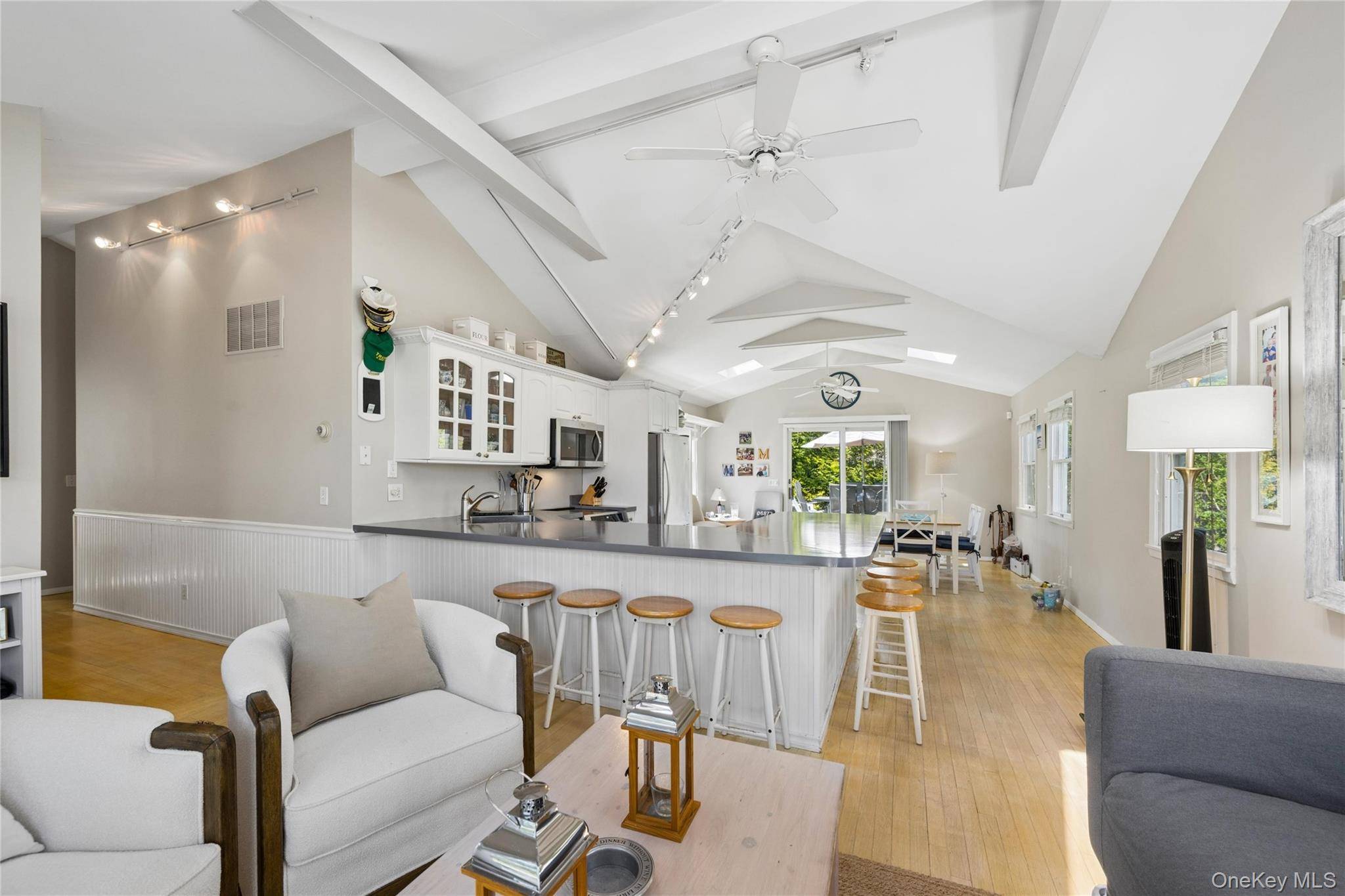 Casa com 3 Quartos à Venda em Hampton Bays - Nova Iorque - EUA - 1