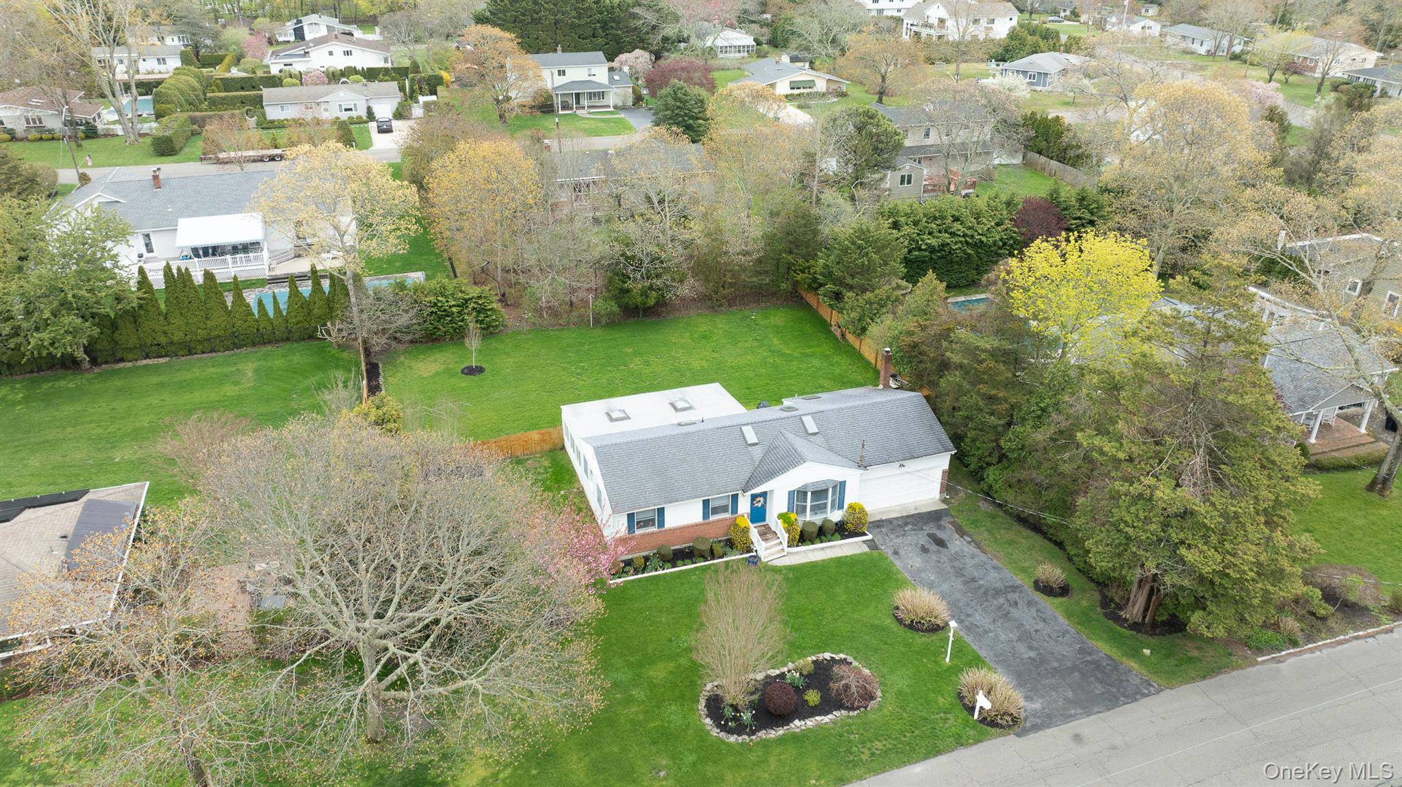 Casa com 3 Quartos à Venda em Hampton Bays - Nova Iorque - EUA - 2