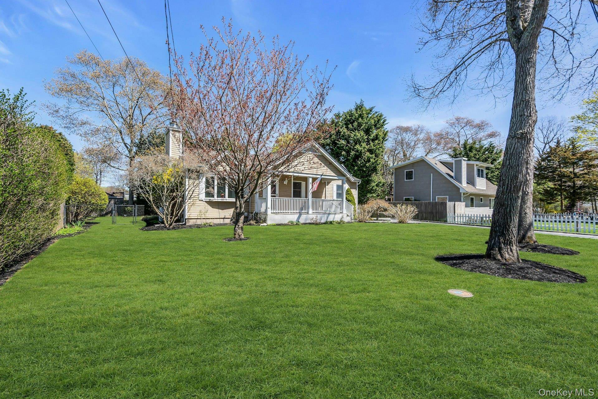 Casa com 3 Quartos à Venda em Hampton Bays - Nova Iorque - EUA - 2