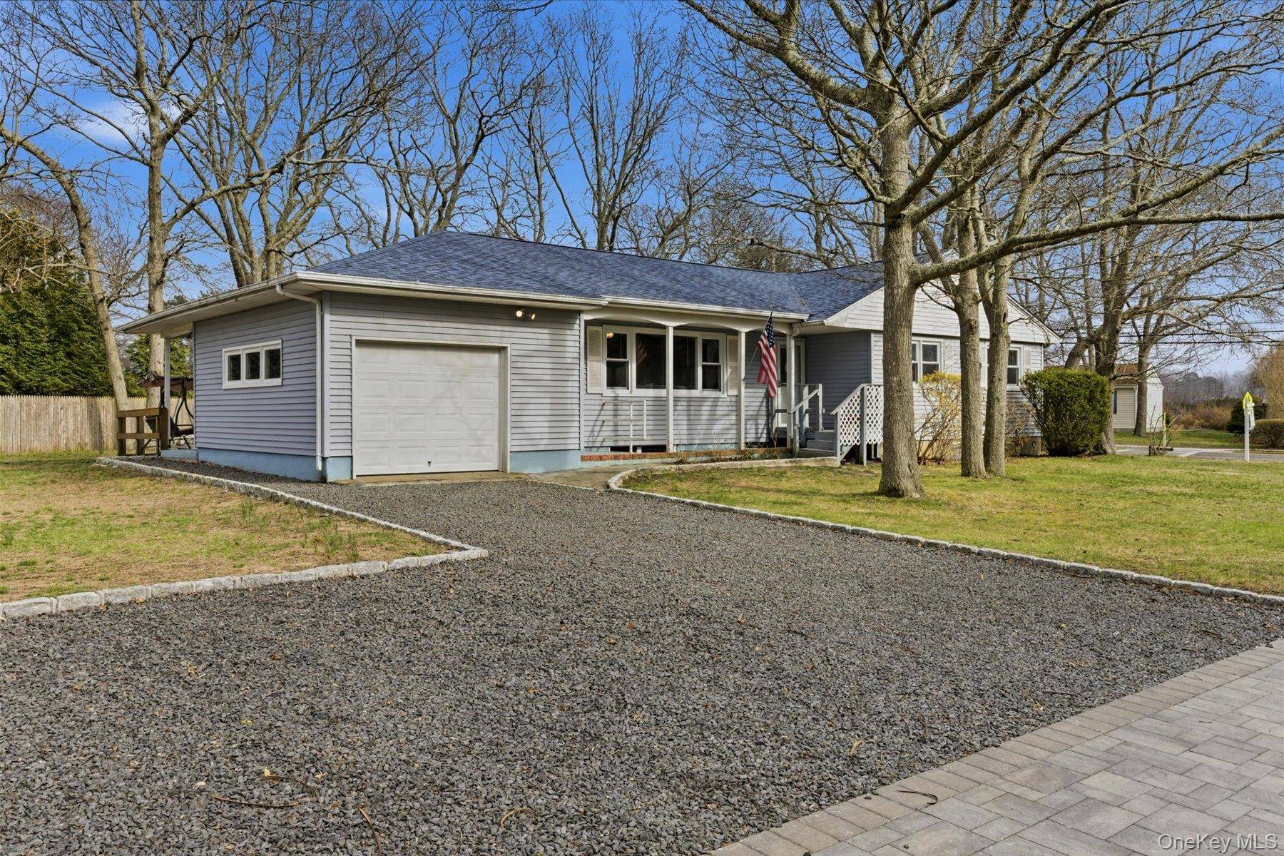 Casa com 3 Quartos à Venda em Hampton Bays - Nova Iorque - EUA - 1