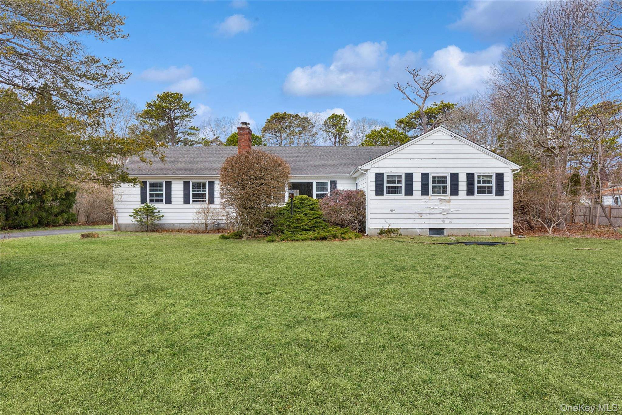 Casa com 3 Quartos à Venda em Hampton Bays - Nova Iorque - EUA - 1