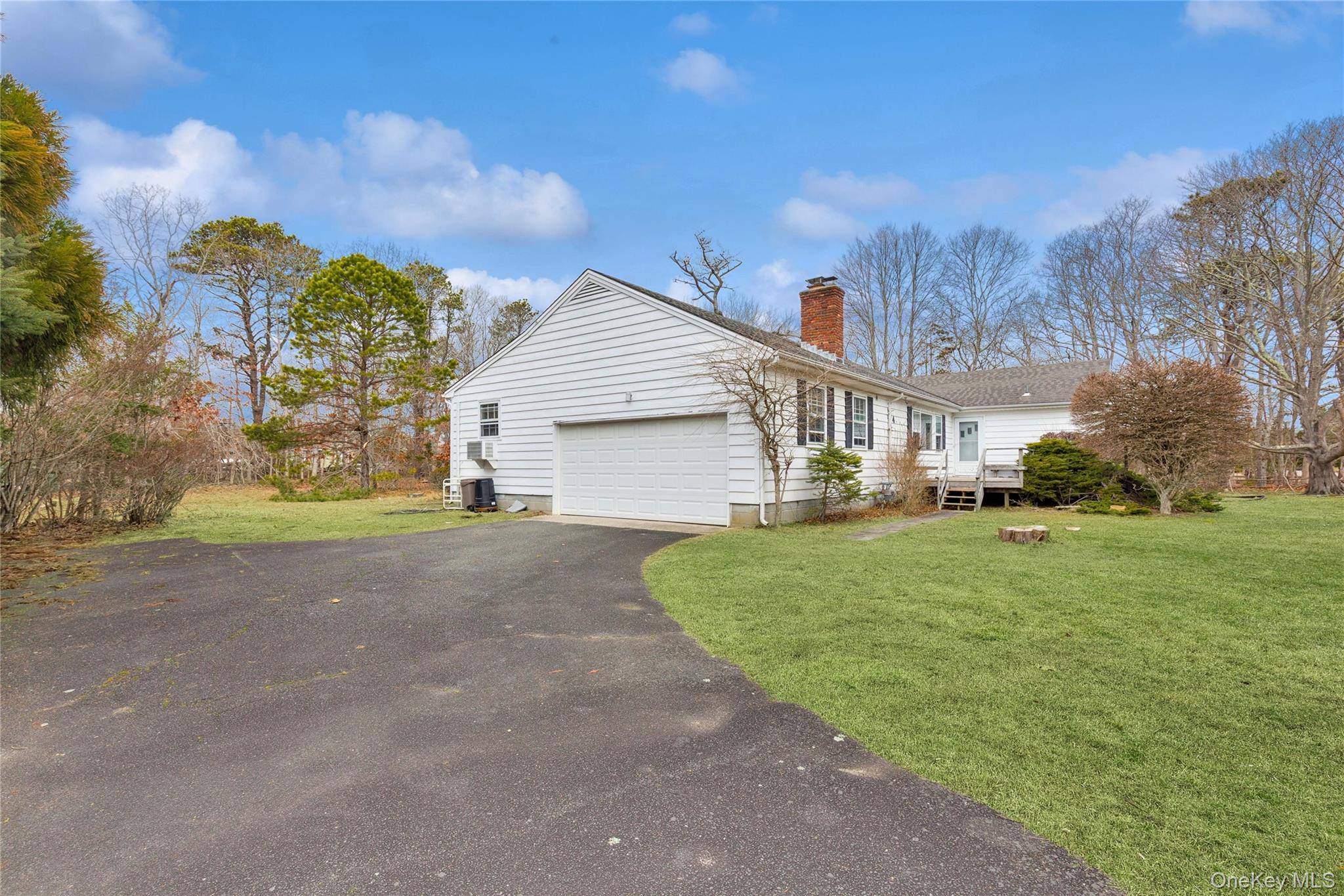 Casa com 3 Quartos à Venda em Hampton Bays - Nova Iorque - EUA - 2