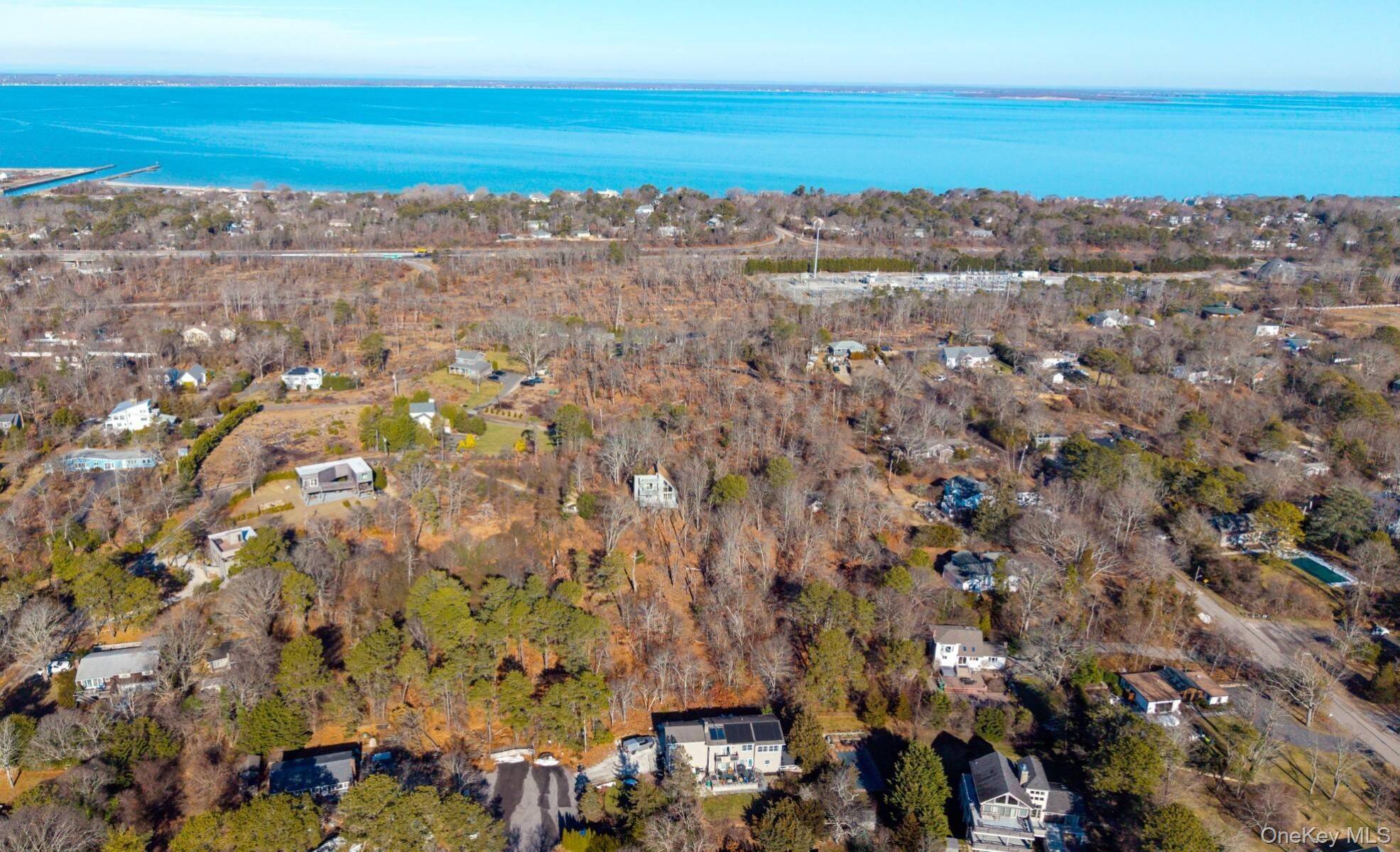 Casa com 3 Quartos à Venda em Hampton Bays - Nova Iorque - EUA - 1